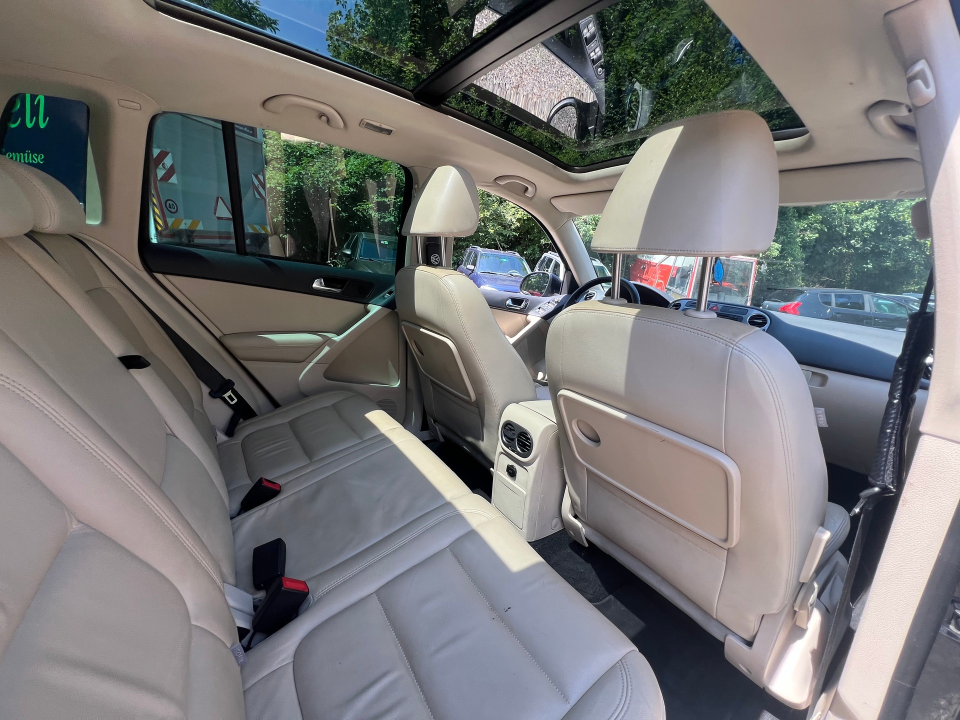 VW Tiguan 2.0 TDI Team DSG-image-11