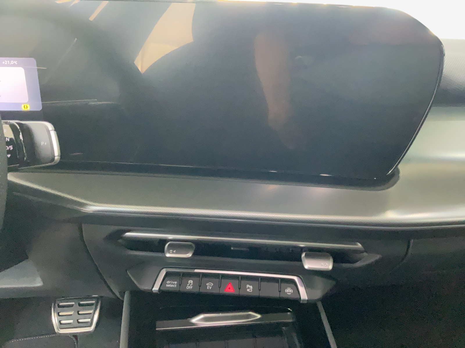 AUDI Q3 SUV e-hybrid 200 kW S tronig-image-10