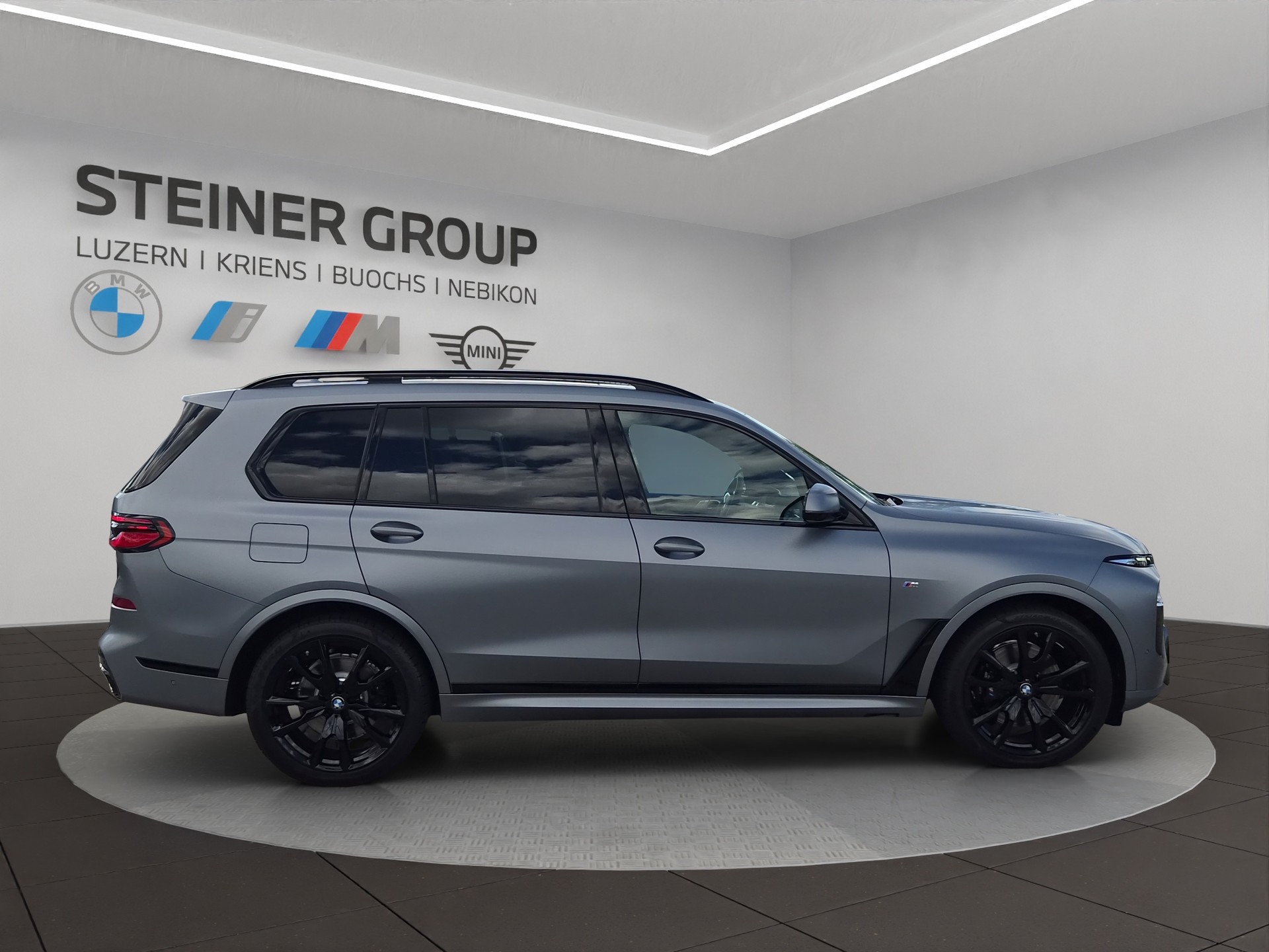 BMW X7 xDrive 48V 40d M Sport Pro Steptronic-showroom-element-3