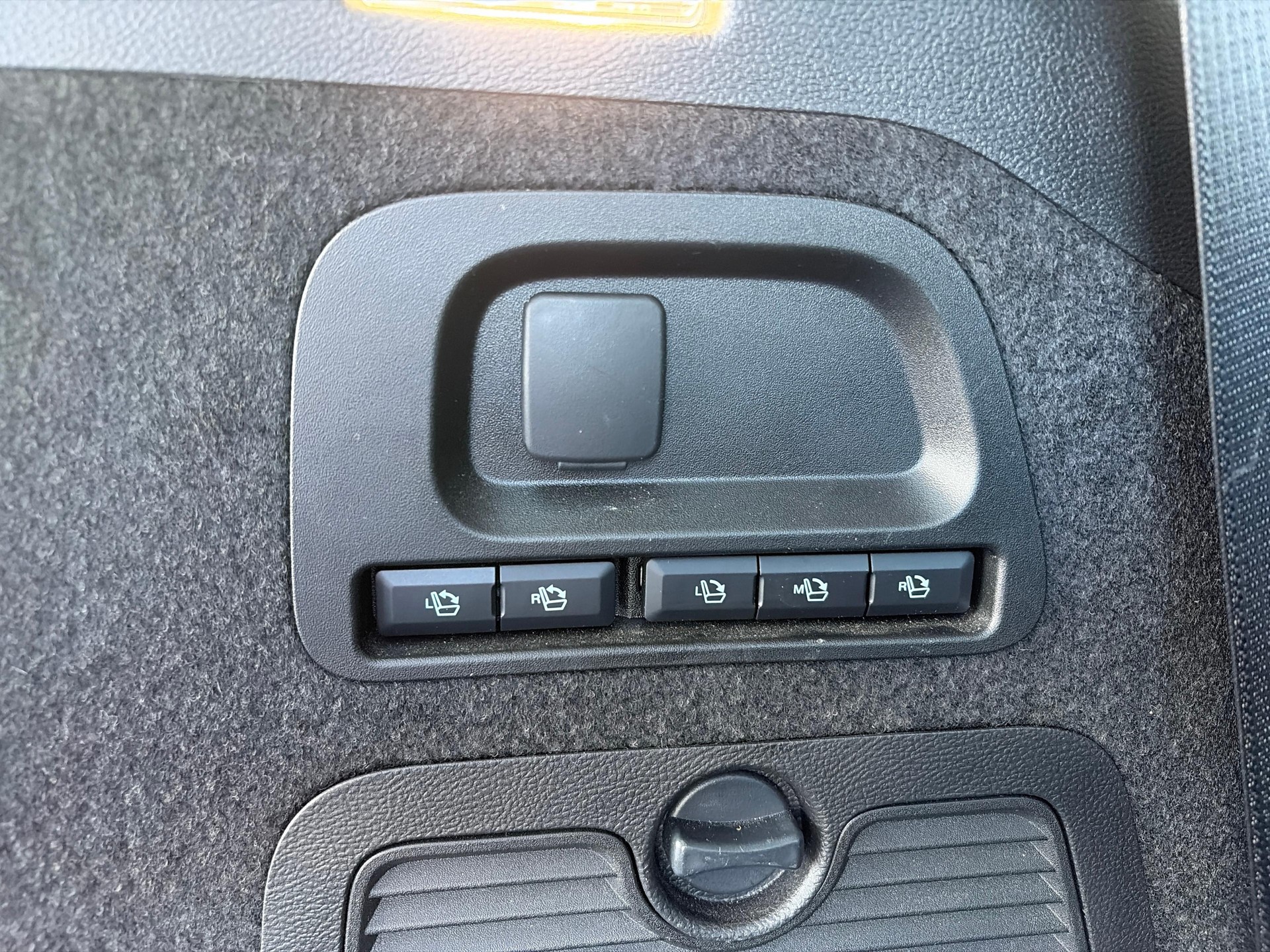 FORD Galaxy 2.5 Hybrid Titanium 7P-image-20