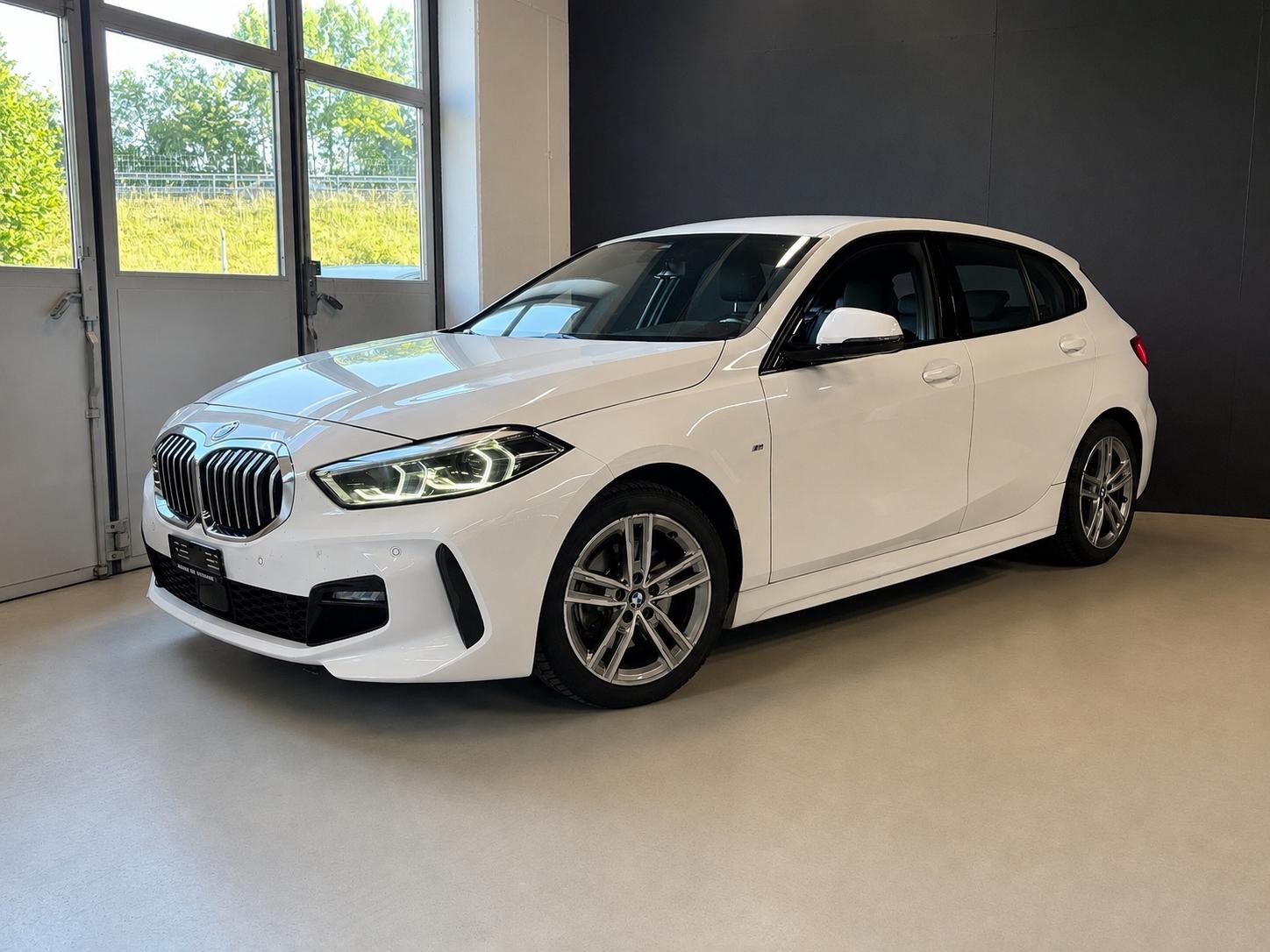 BMW 118i Sport Line Steptronic-image-5
