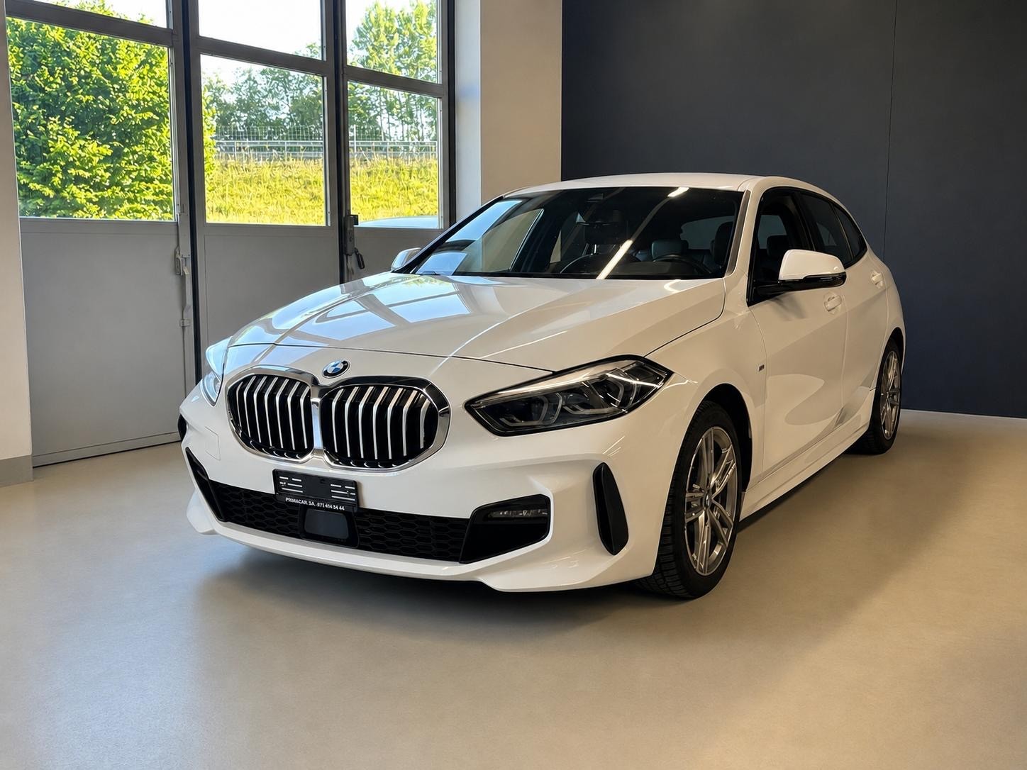 BMW 118i Sport Line Steptronic-image-1