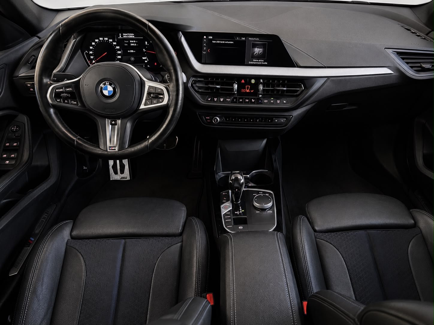BMW 118i Sport Line Steptronic-image-13