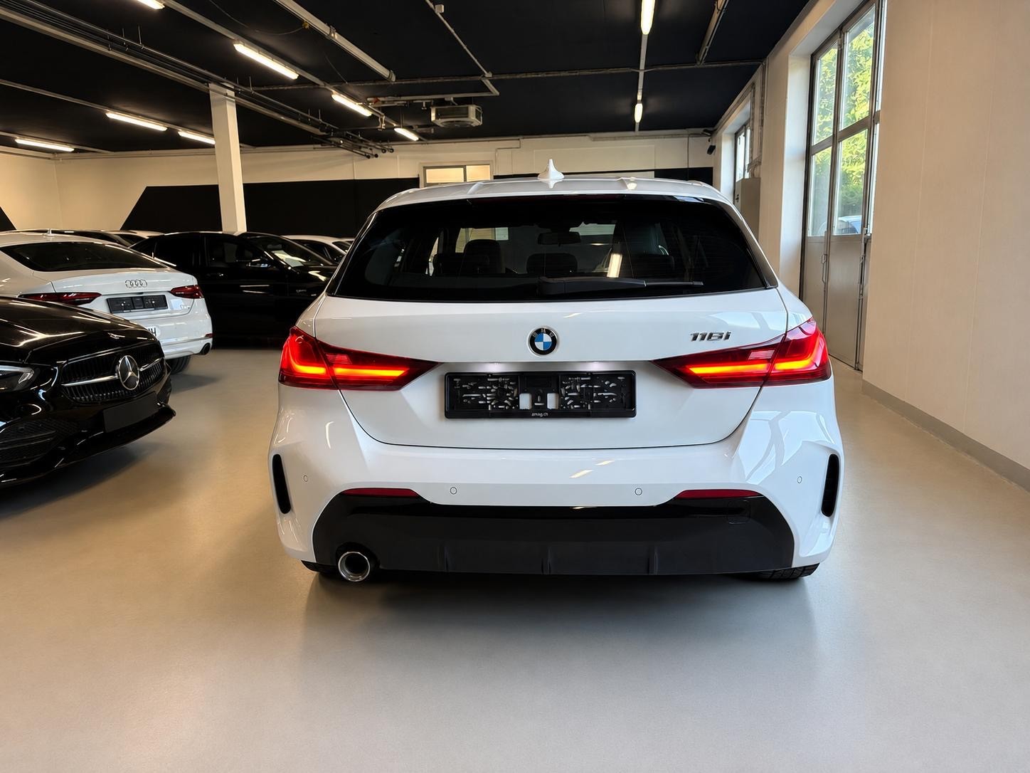 BMW 118i Sport Line Steptronic-image-10
