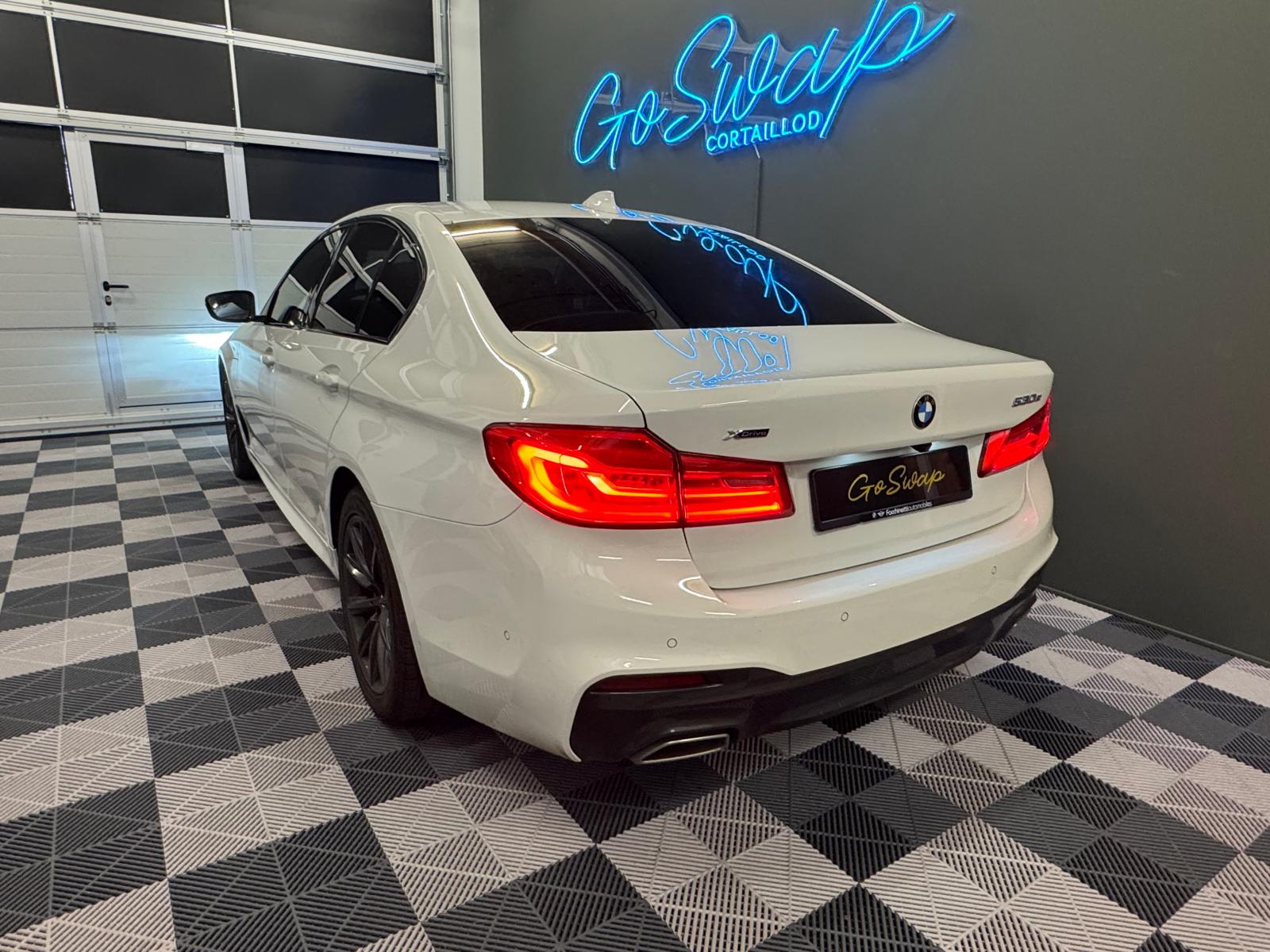 BMW 530e xDrive Pure M Sport Edition Steptronic-showroom-element-3