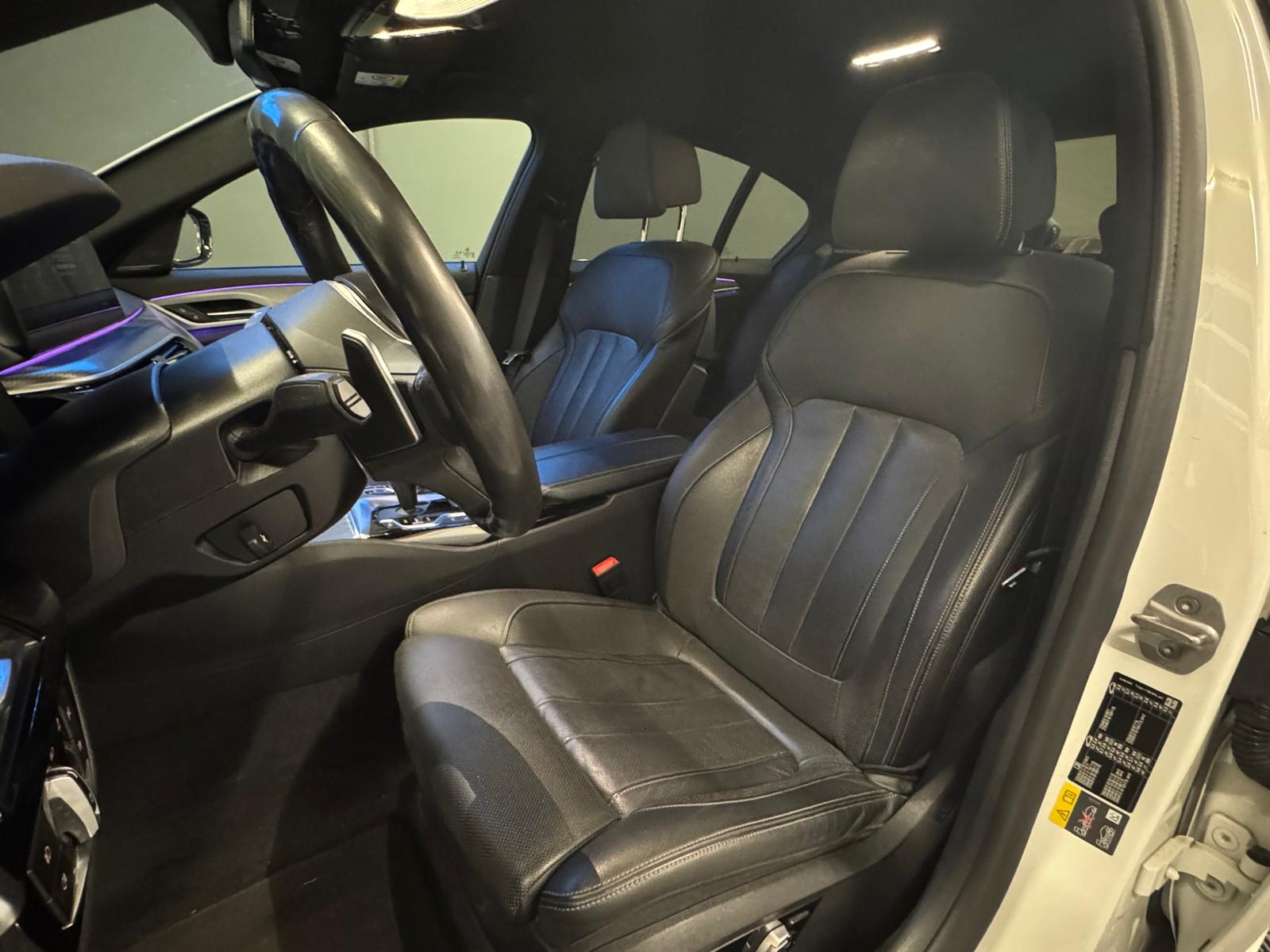 BMW 530e xDrive Pure M Sport Edition Steptronic-image-9