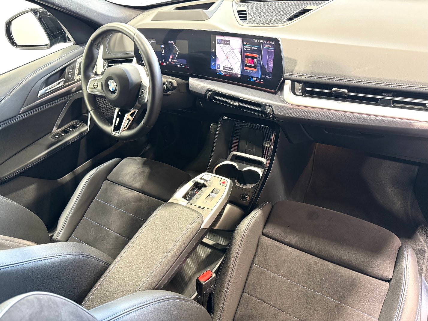 BMW X1 23d xDrive paddles-image-10