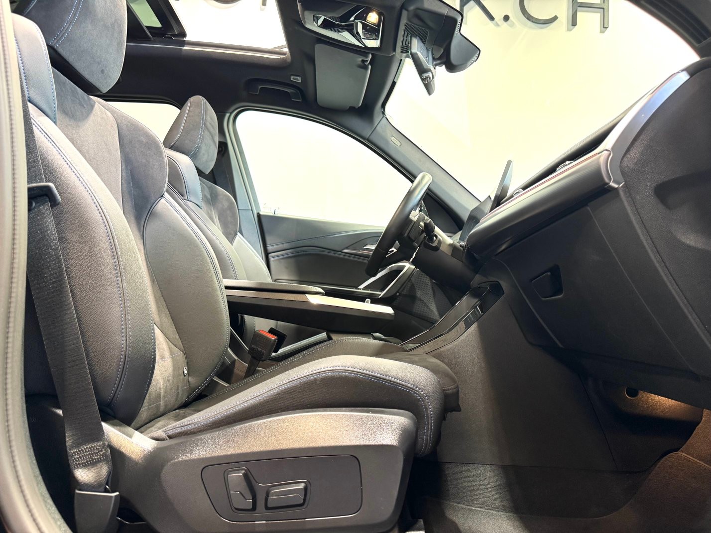 BMW X1 23d xDrive paddles-image-13
