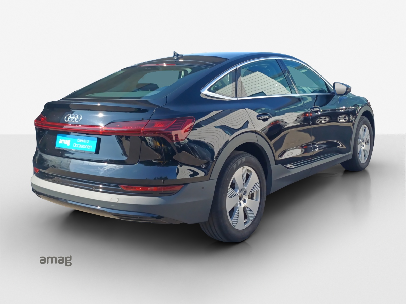 AUDI e-tron 55 Sportback quattro-image-4