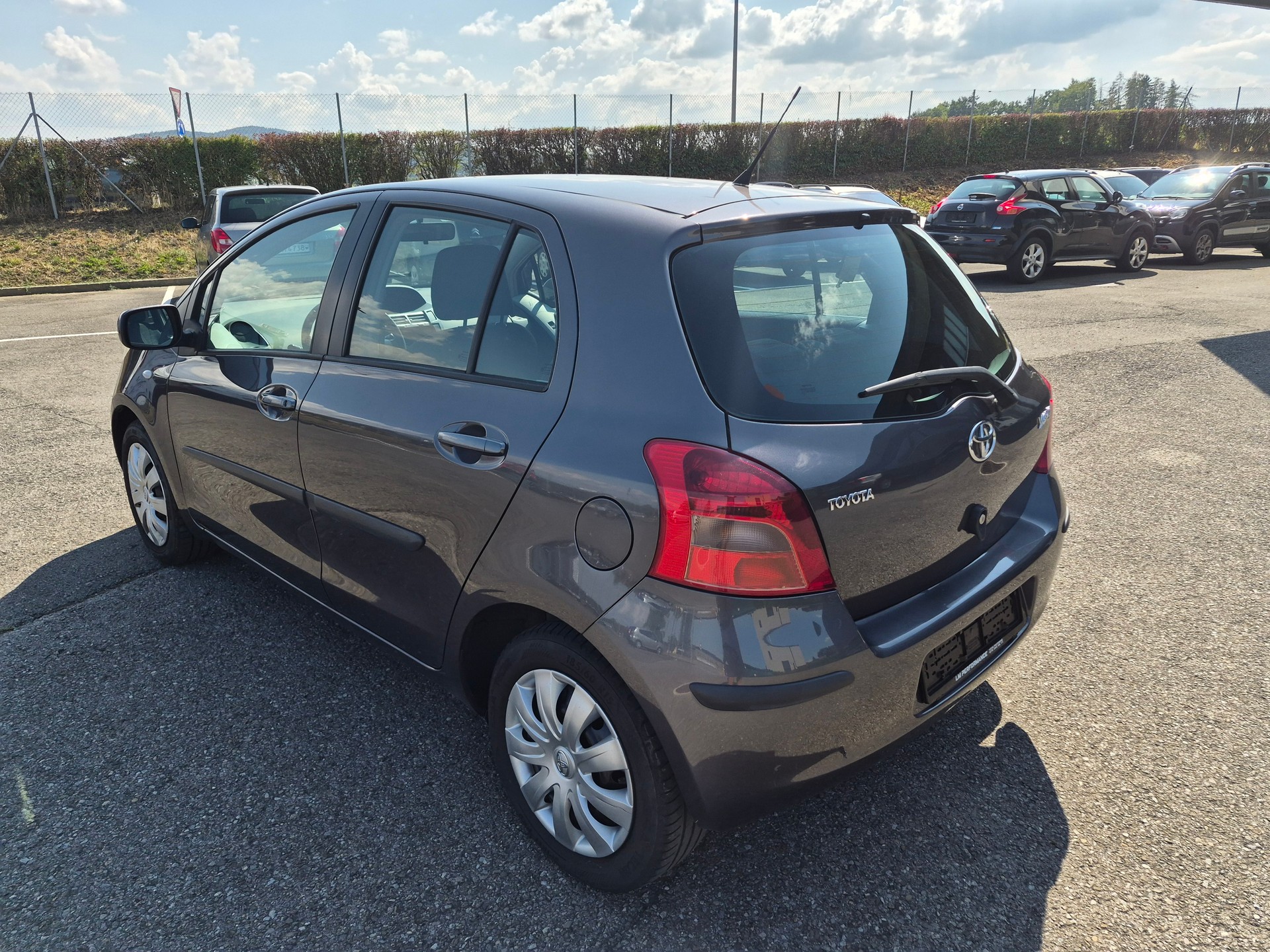 TOYOTA Yaris 1.3 City-image-4