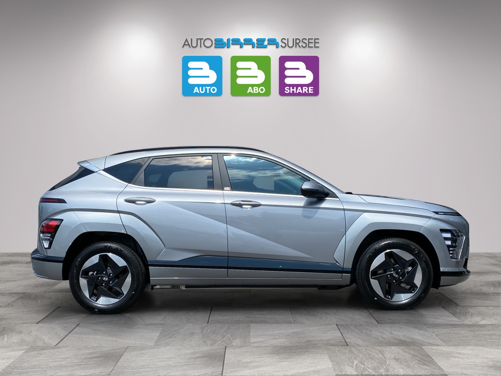 HYUNDAI Kona Electric Amplia-showroom-element-3
