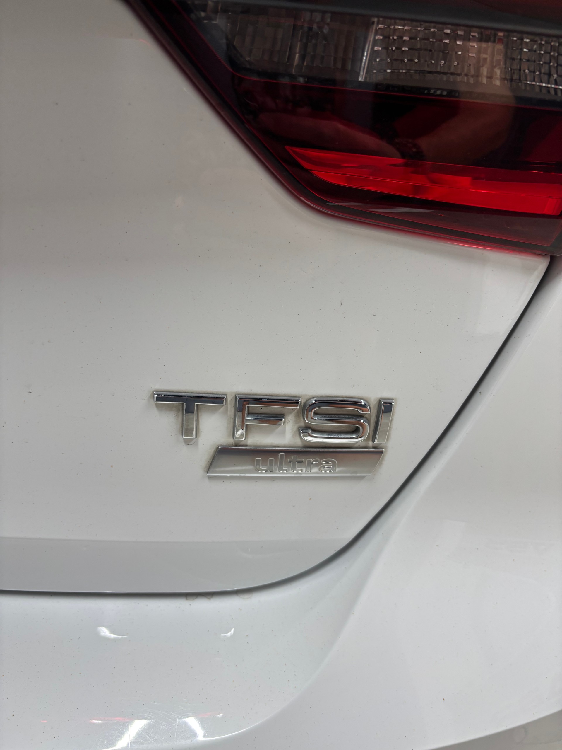 AUDI A4 Avant 2.0 TFSI Ultra Sport S-tronic S Line-image-7