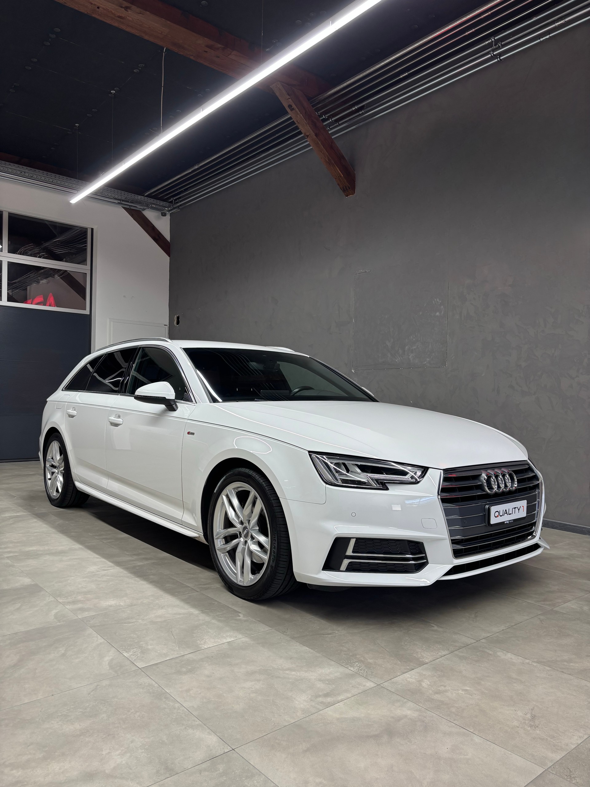 AUDI A4 Avant 2.0 TFSI Ultra Sport S-tronic S Line