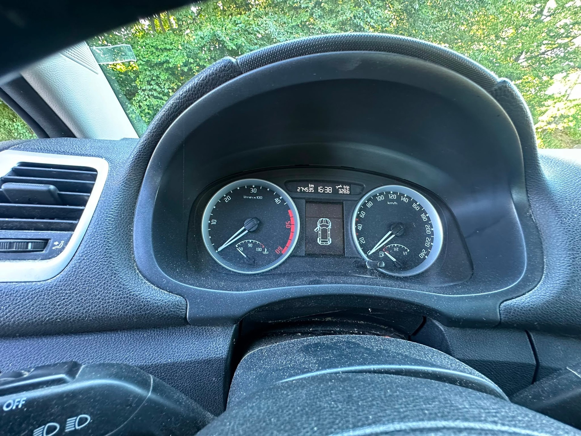 SKODA Roomster 1.9 TDI Style-image-8