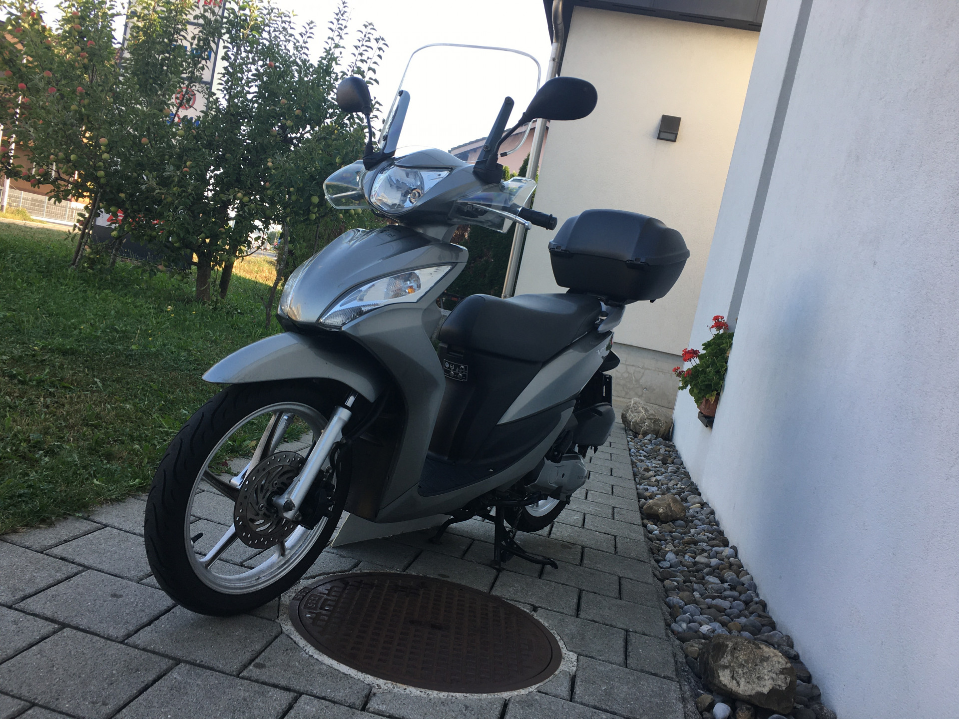 HONDA NSC 110 Vision-showroom-element-3