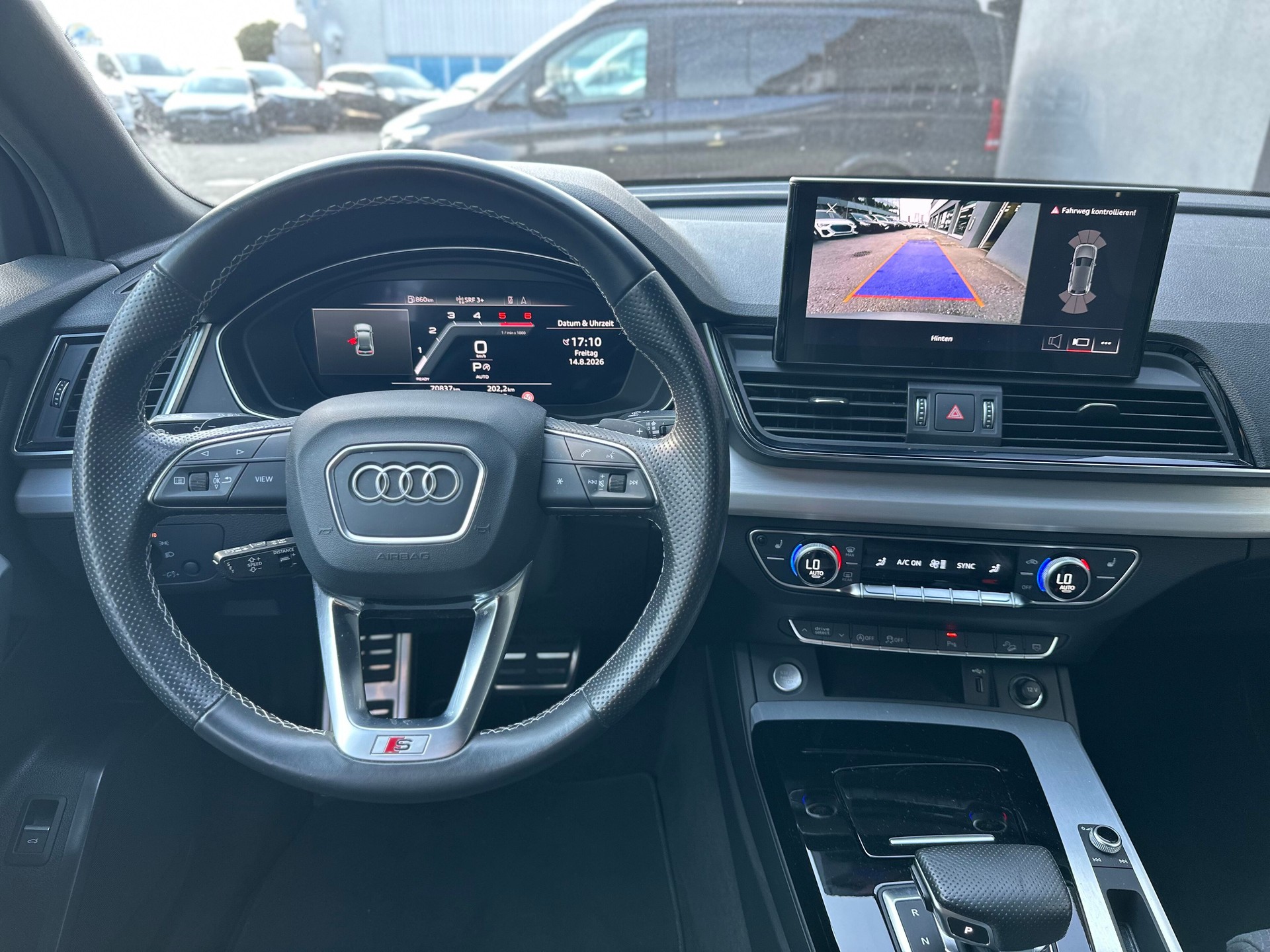 AUDI Q5 Sportback 40 TDI S line quattro S-tronic-image-6