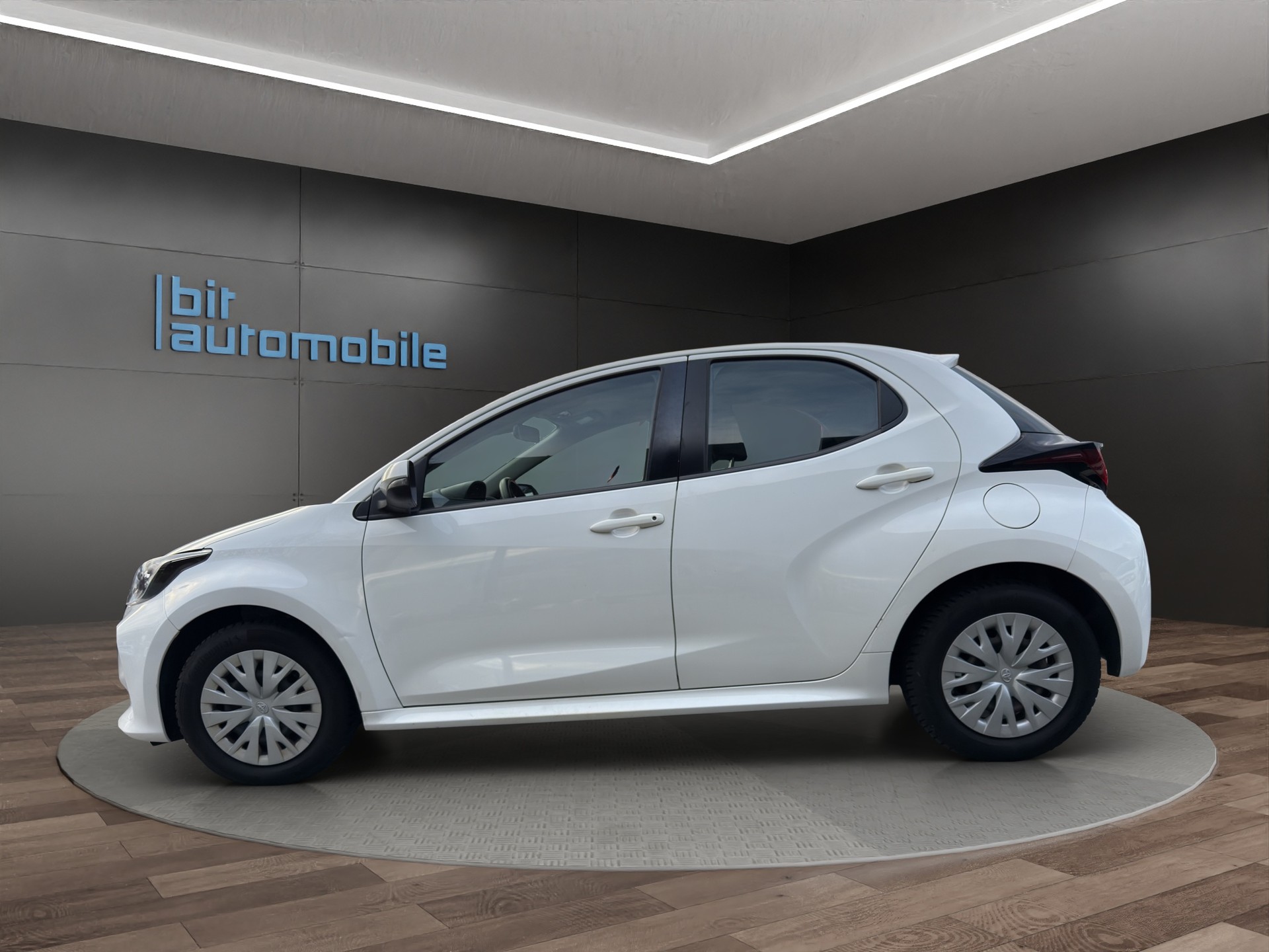 TOYOTA Yaris 1.0 Active-image-2