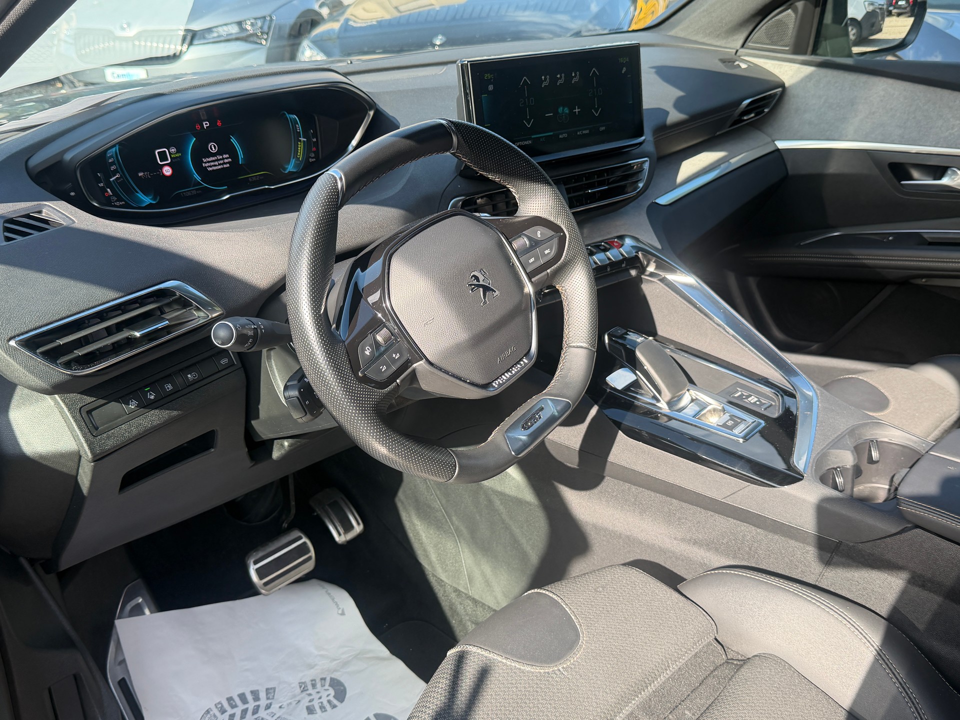 PEUGEOT 3008 225e Hybrid2 GT EAT8-showroom-element-1