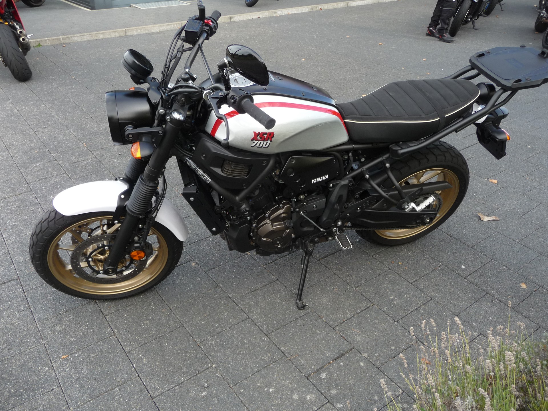YAMAHA XSR 700 XTribute-image-3