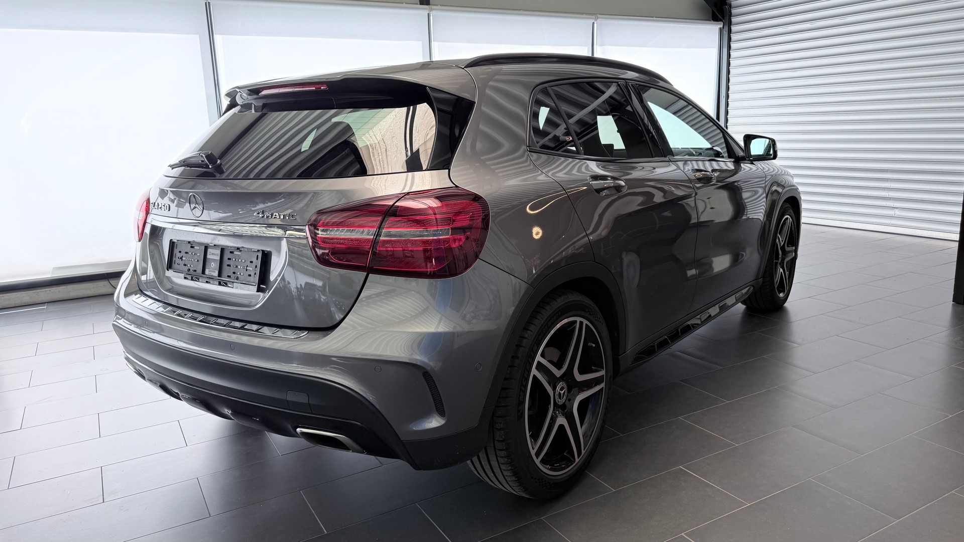 MERCEDES-BENZ GLA 250 AMG Line 4m-image-22