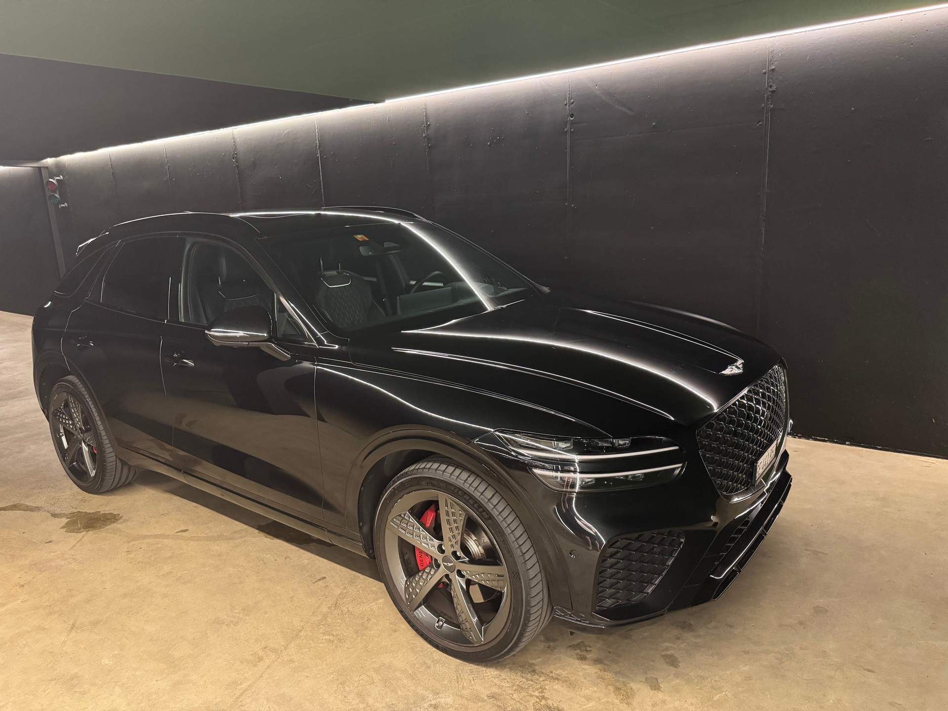 GENESIS 2.5T Sport full option