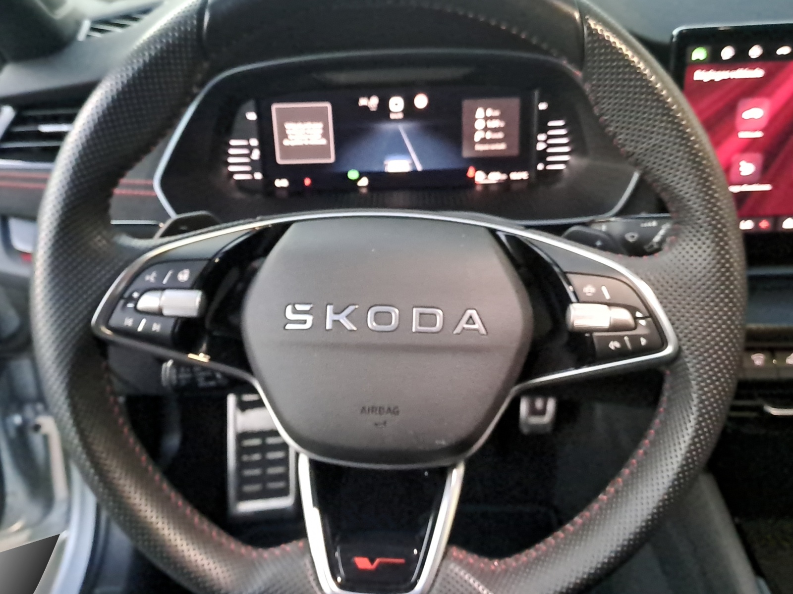 SKODA Octavia Combi 2.0 TSI DSG RS-image-9