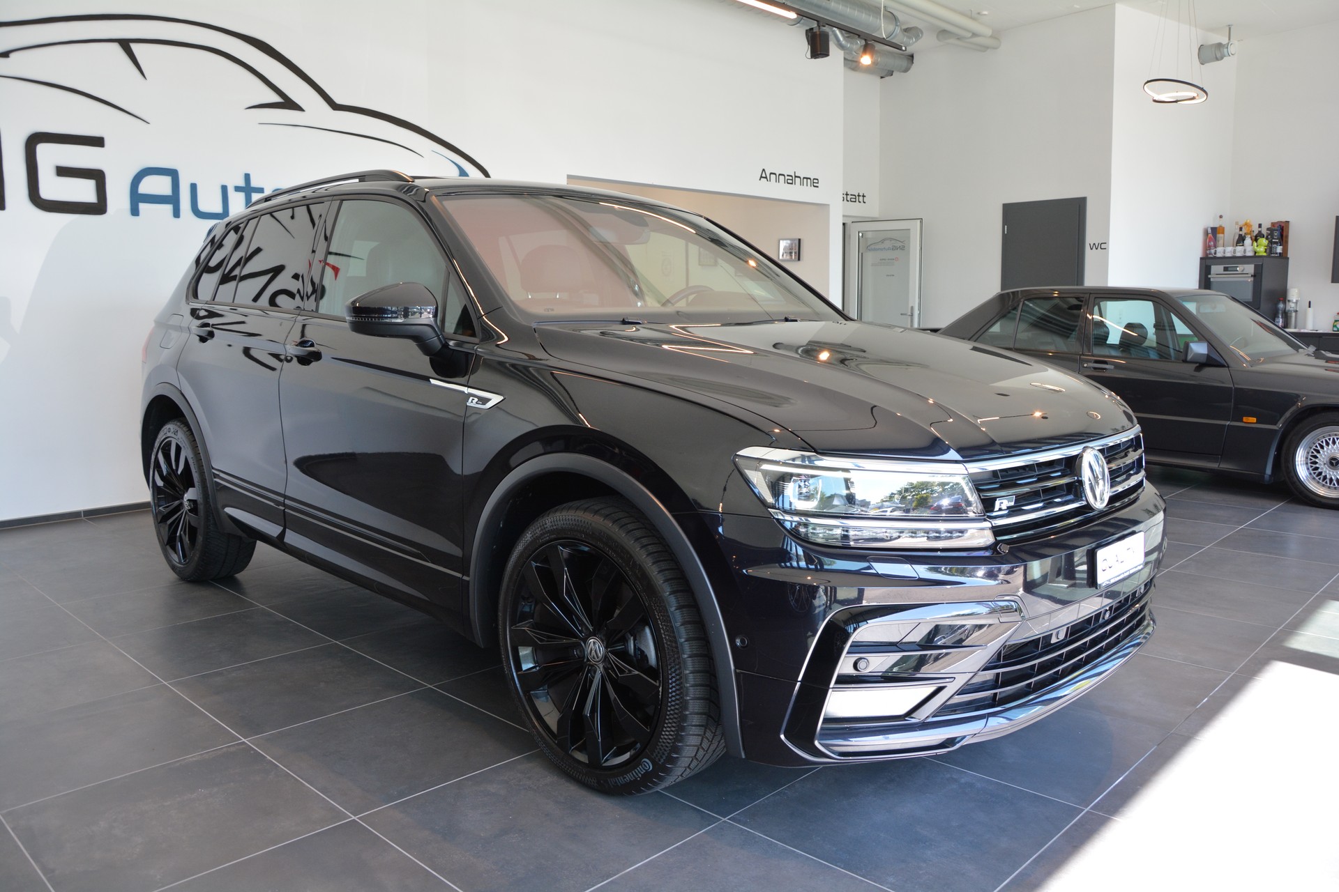 VW Tiguan 2.0TSI Highline 4Motion DSG-showroom-element-3