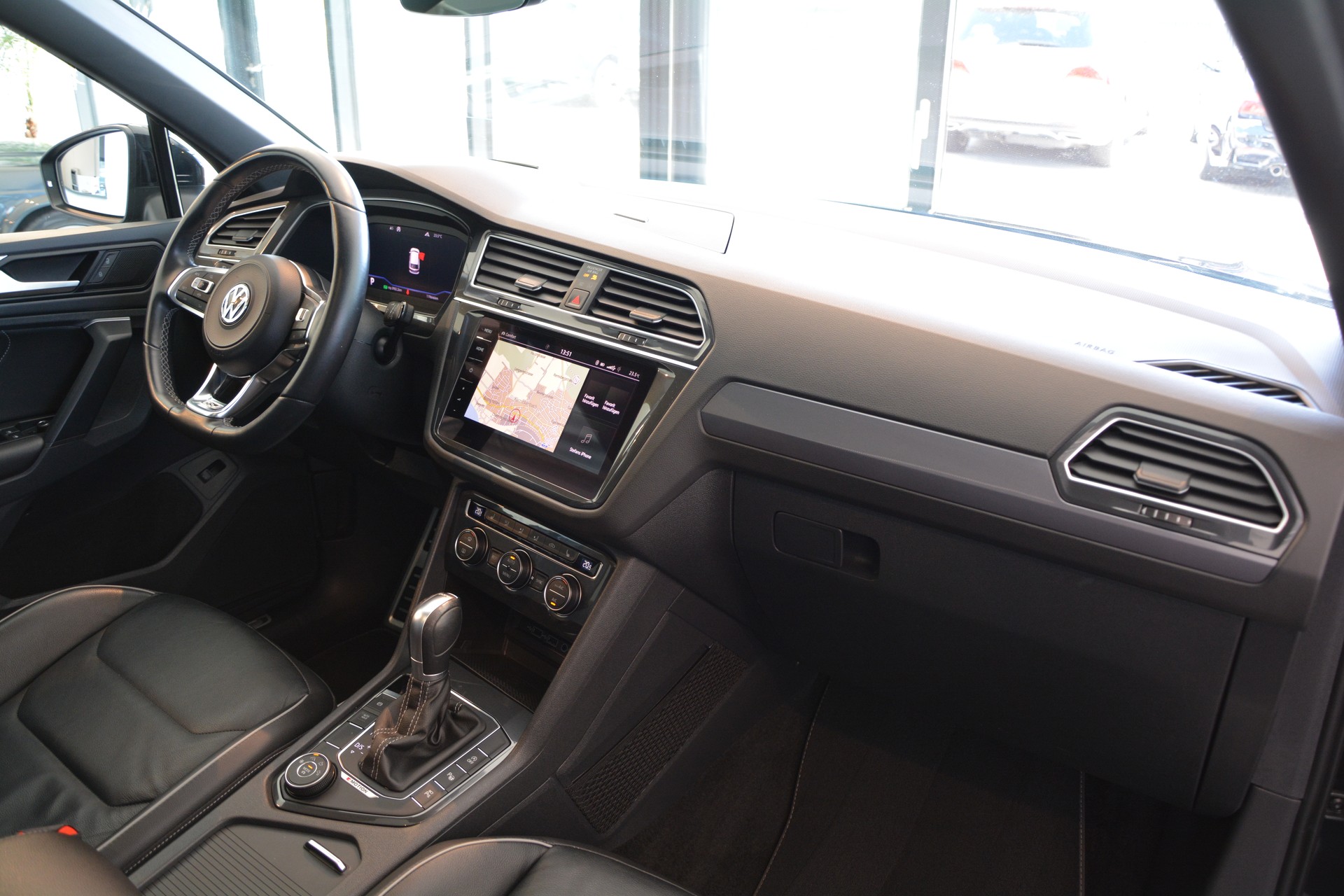 VW Tiguan 2.0TSI Highline 4Motion DSG-image-12