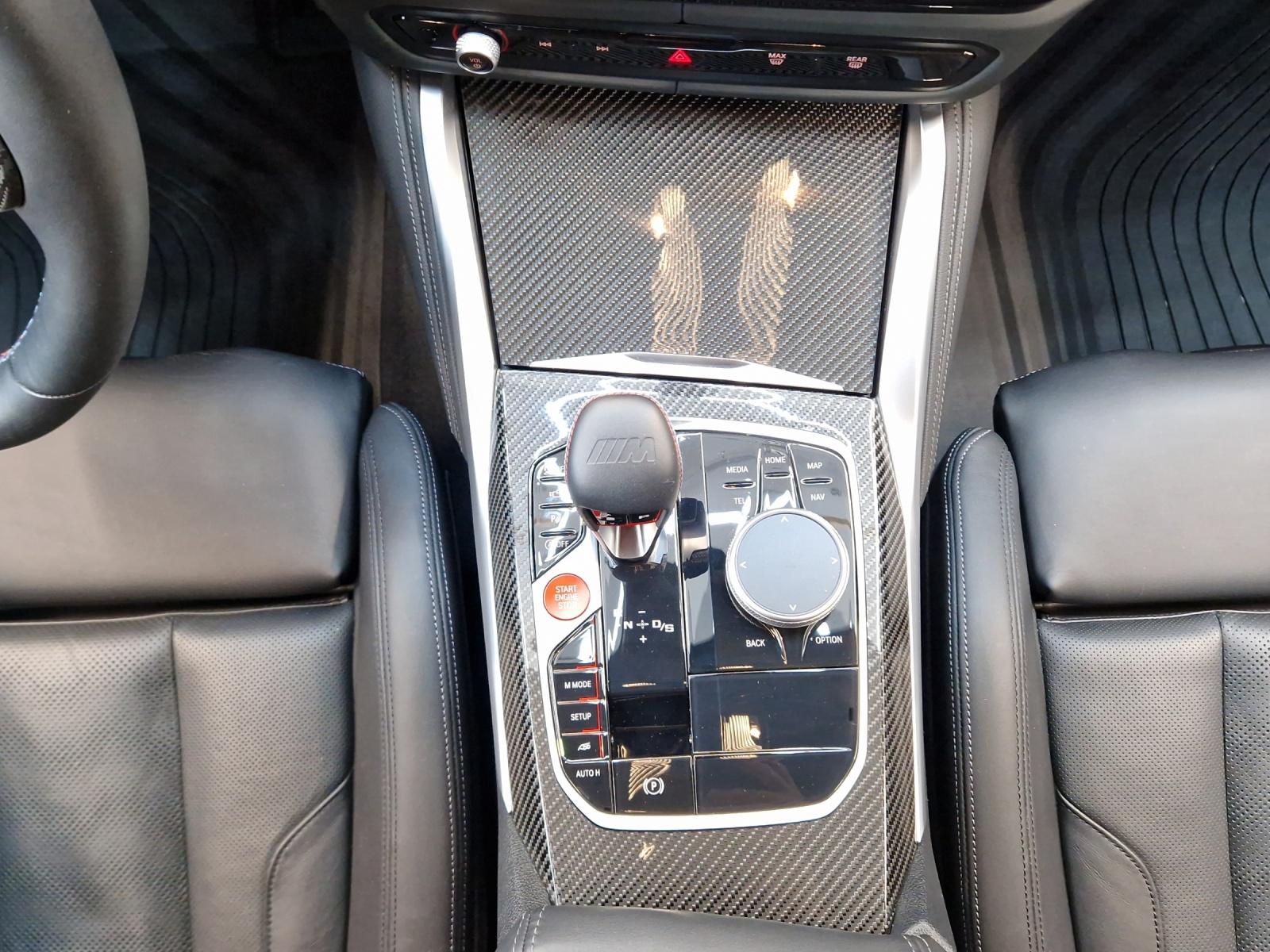BMW M3 Competition M xDrive Touring-image-16
