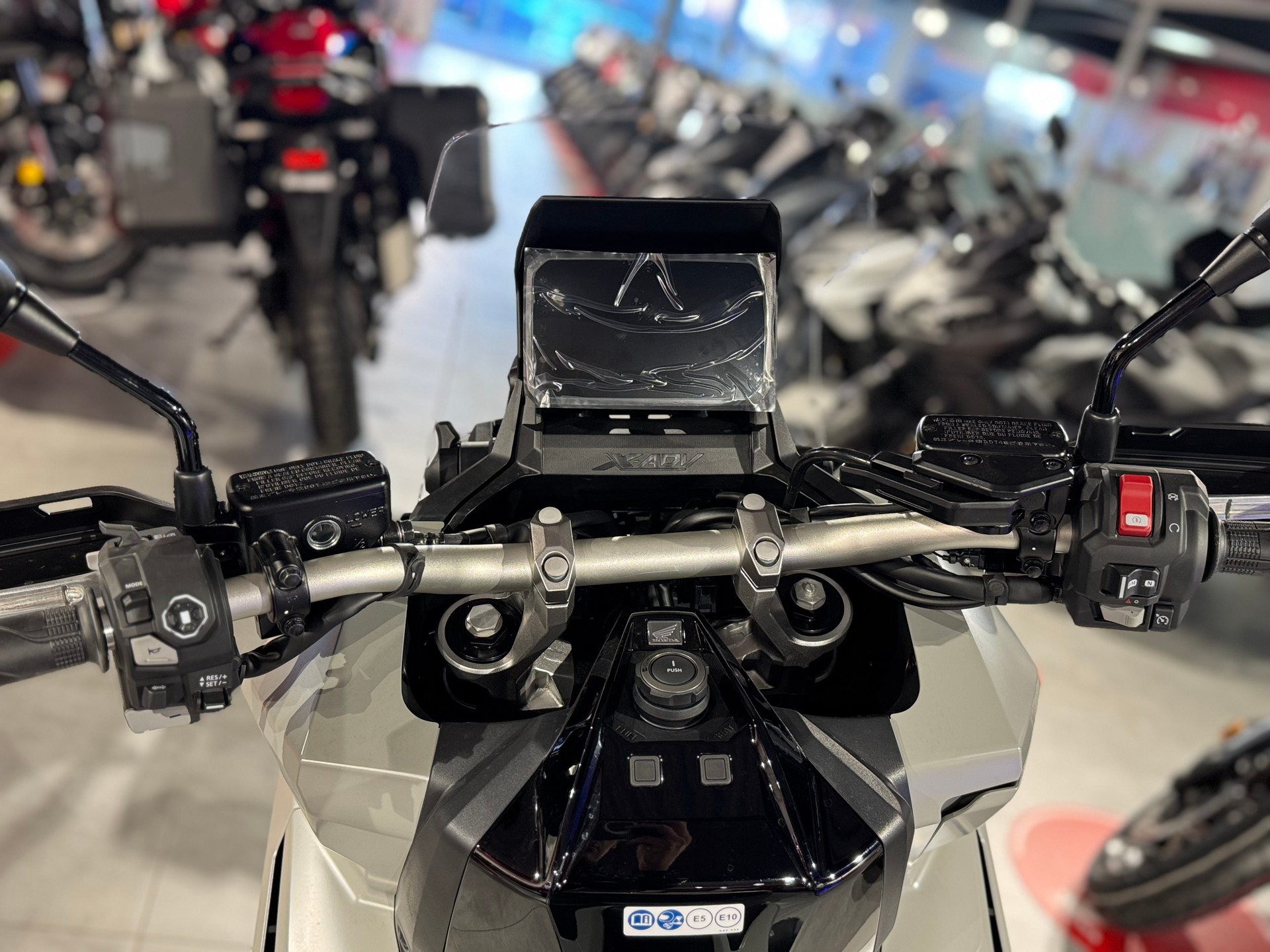 HONDA X-ADV 750-image-6