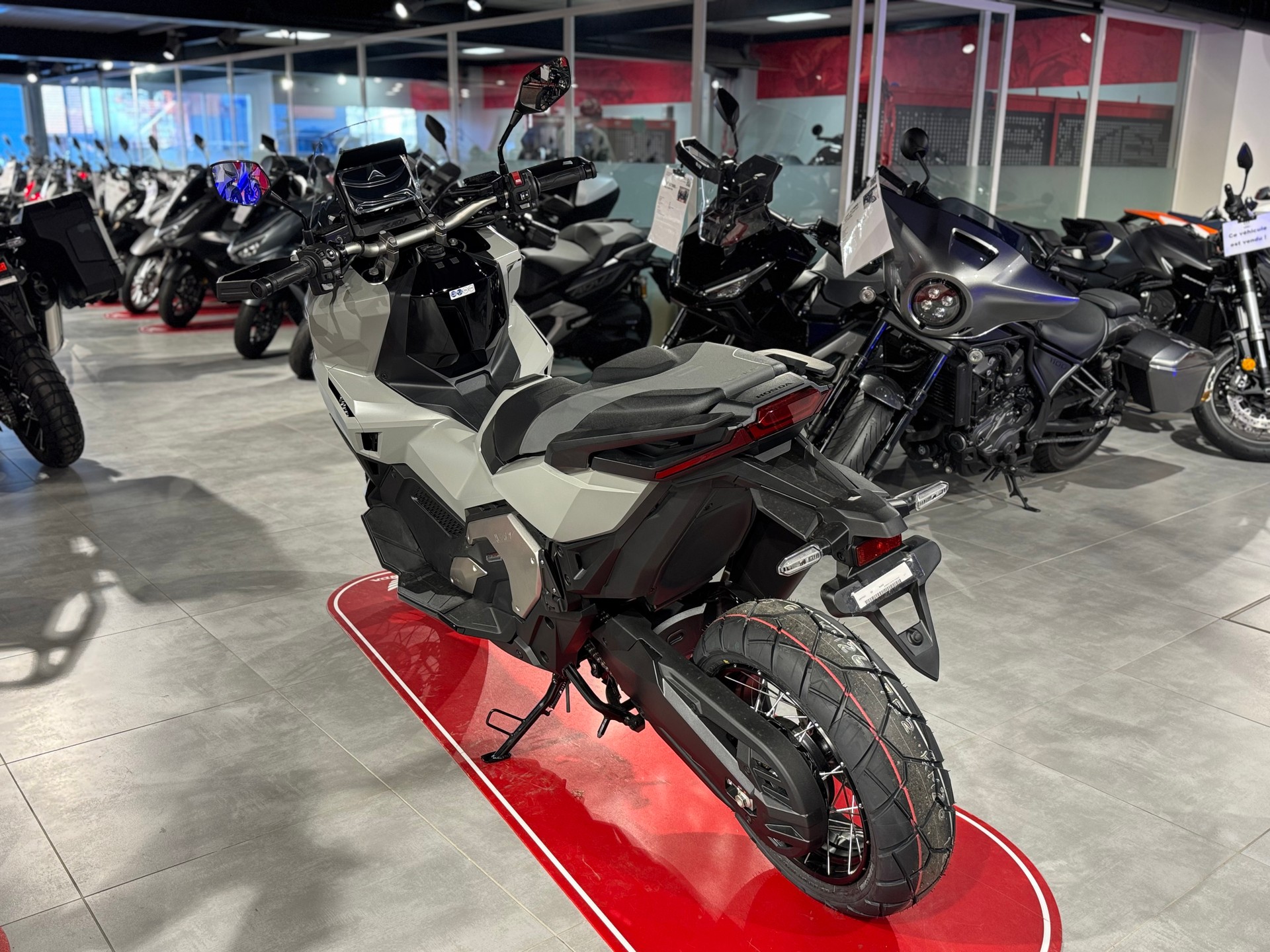 HONDA X-ADV 750-image-3