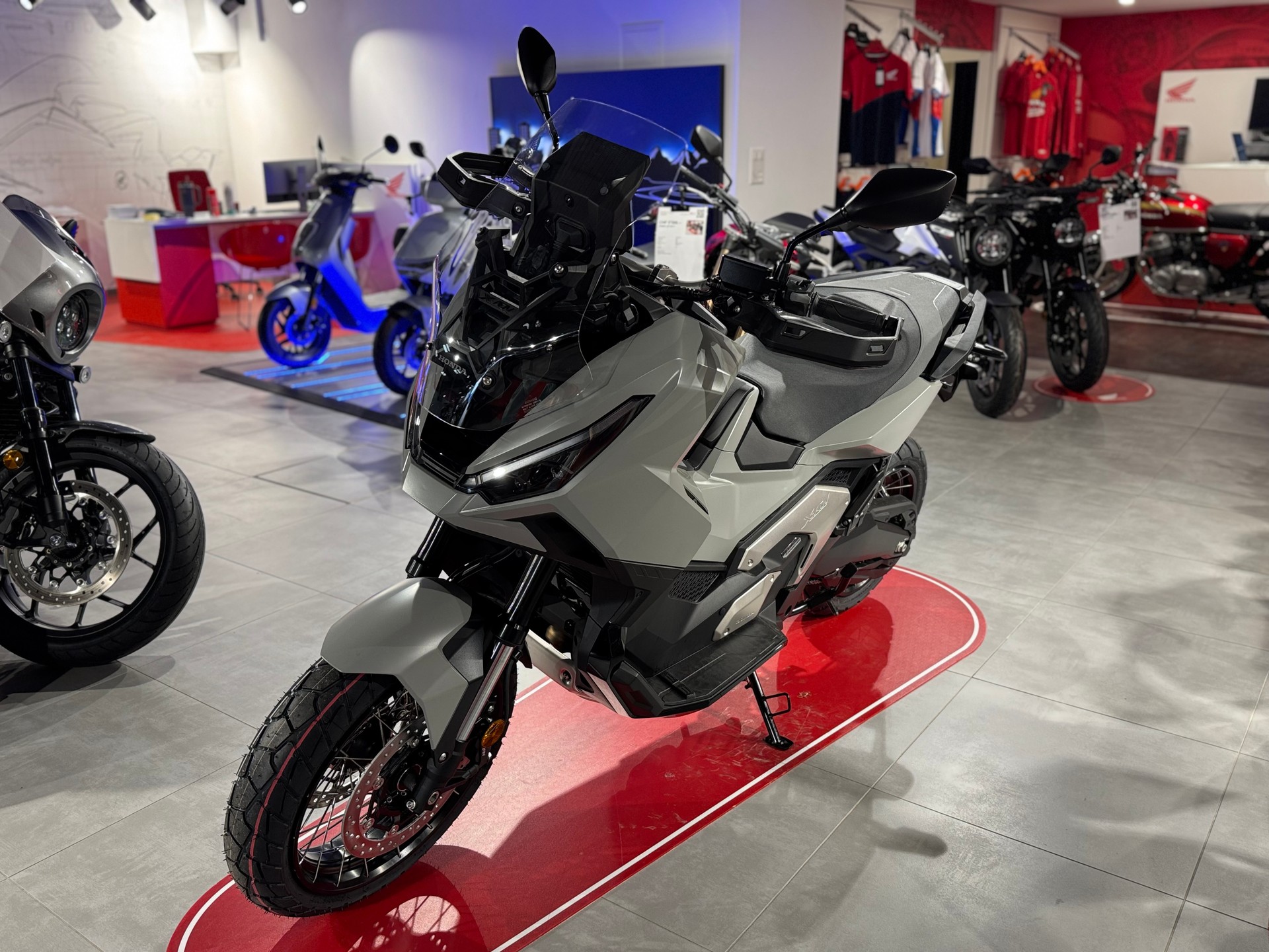 HONDA X-ADV 750-image-5