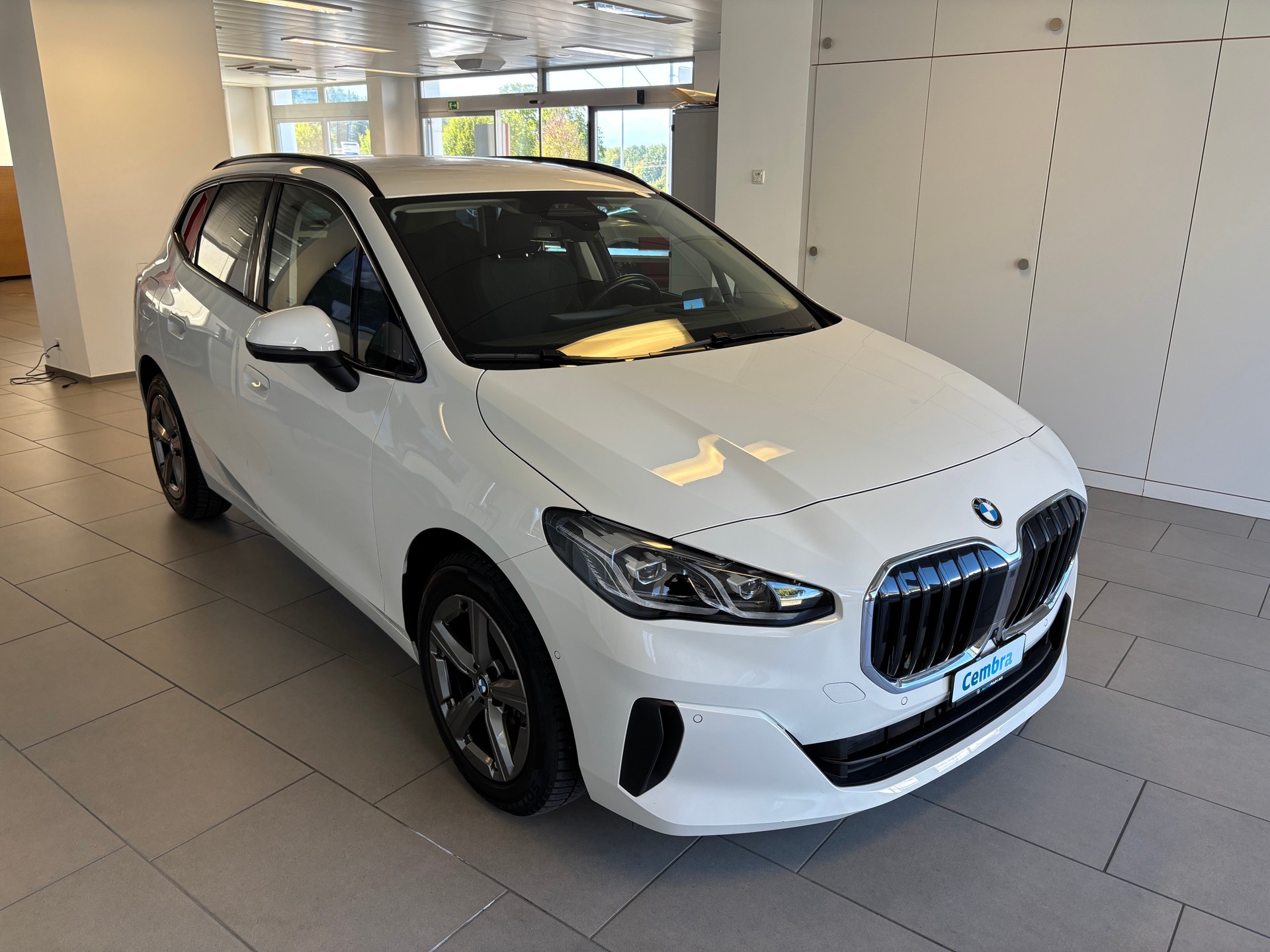 BMW 218d Active Tourer DKG-showroom-element-1