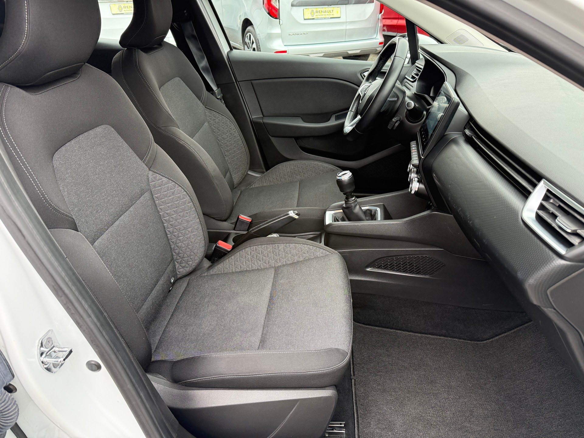 RENAULT Clio 1.0 Business-image-10