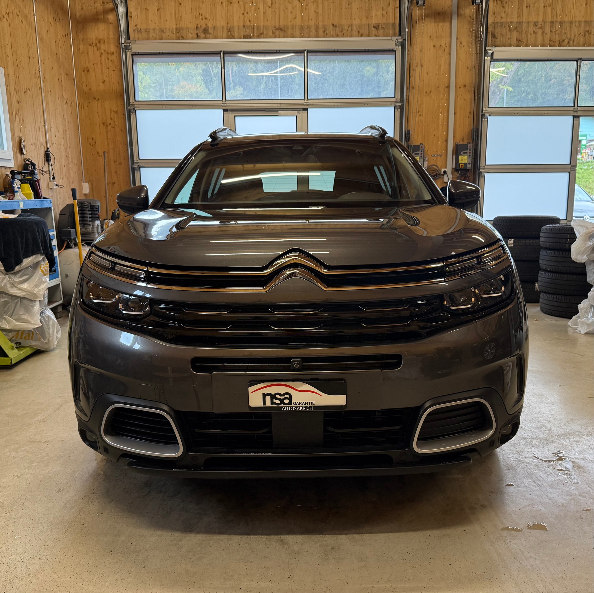 CITROEN C5 Aircross 1.6i PureTech Shine EAT8-showroom-element-1