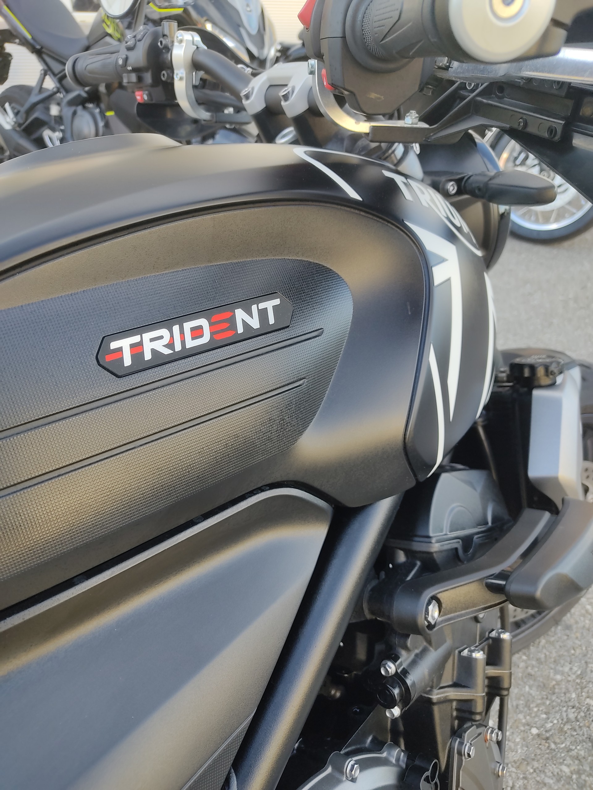 TRIUMPH Trident 660-image-3