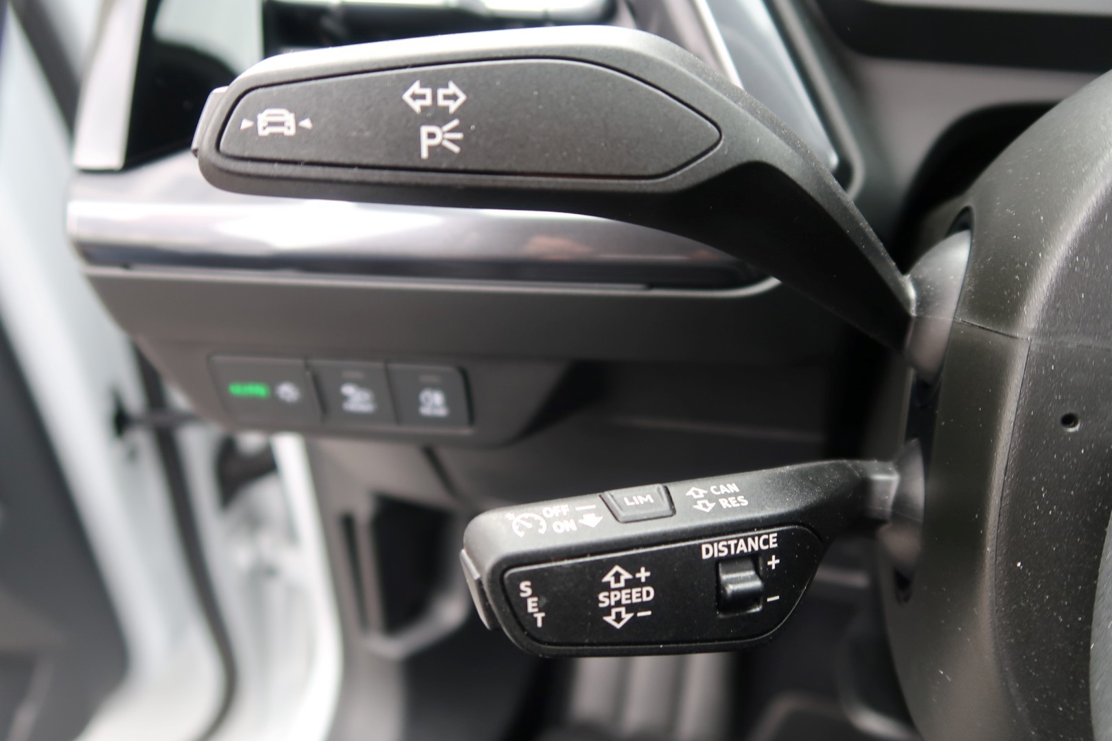 AUDI Q4 e-tron 40-image-7