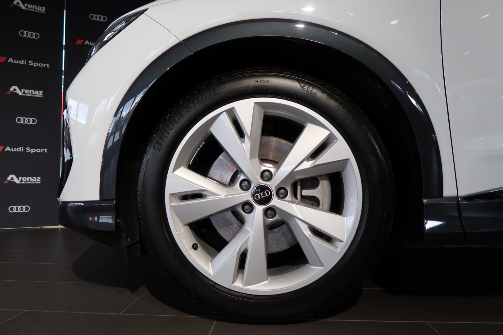 AUDI Q4 e-tron 40-image-12