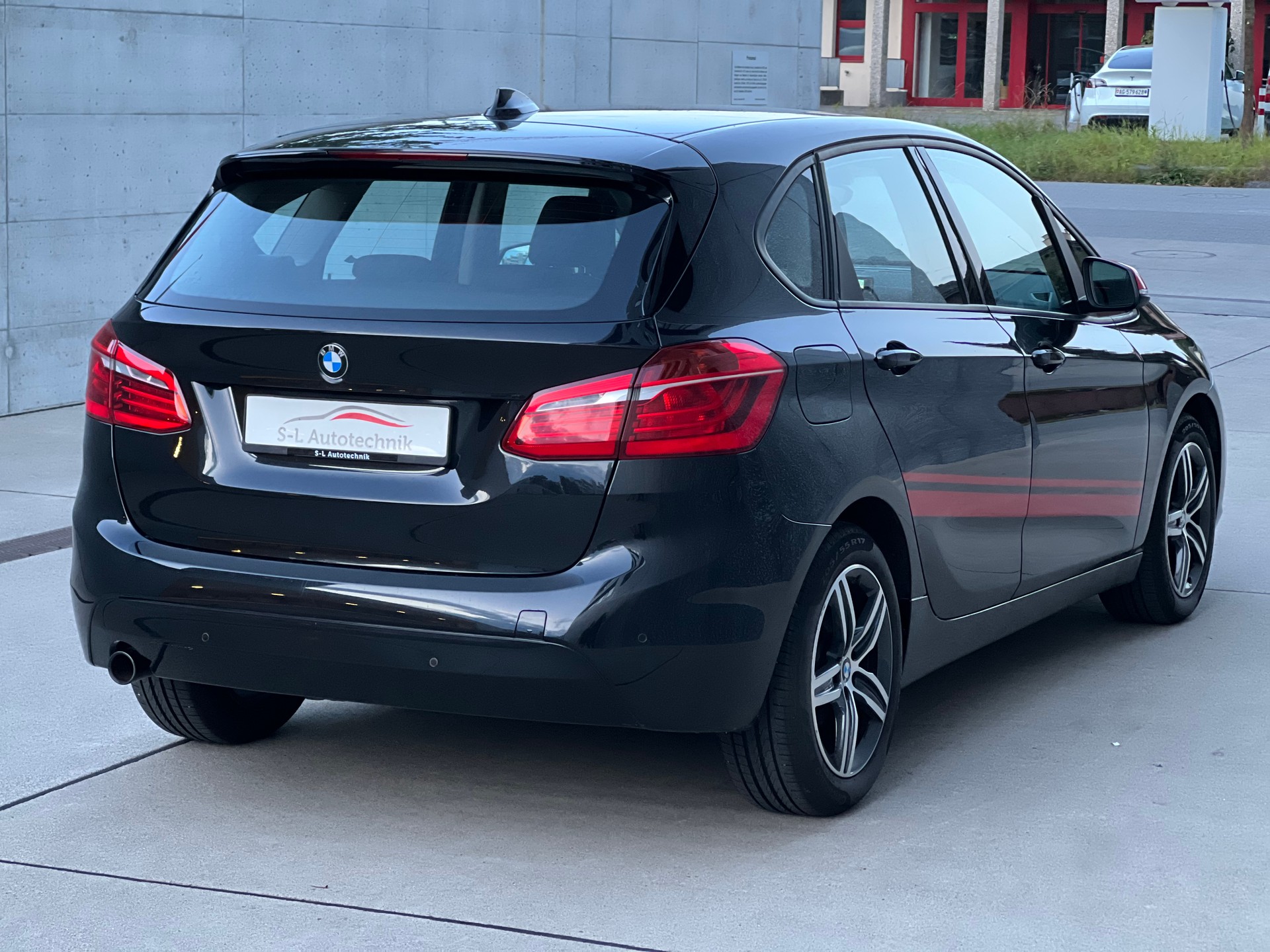 BMW 218d Active Tourer Sport Line-image-5