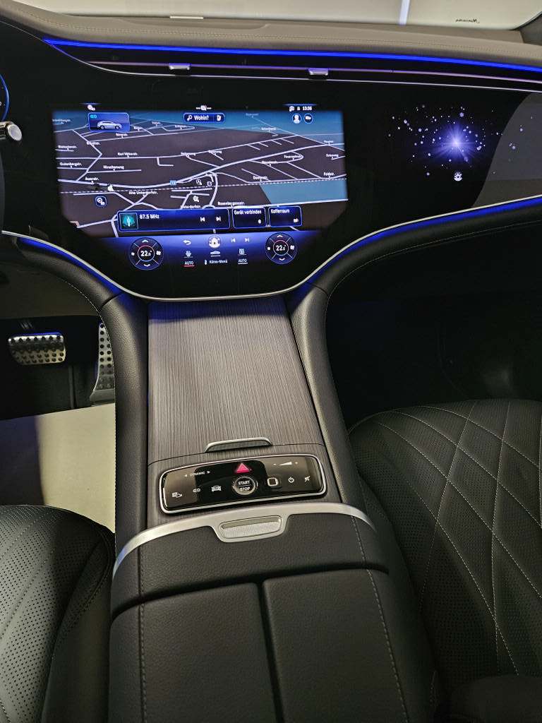 MERCEDES-BENZ EQE 350 4Matic AMG Line Executive Edition-image-10