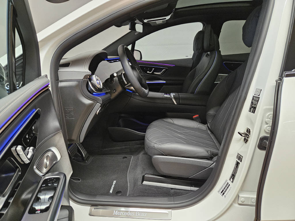 MERCEDES-BENZ EQE 350 4Matic AMG Line Executive Edition-image-4