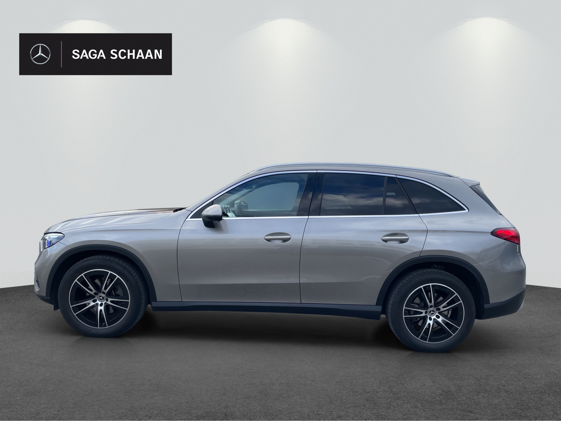 MERCEDES-BENZ GLC 220 d 4M 9G-Tronic-showroom-element-3