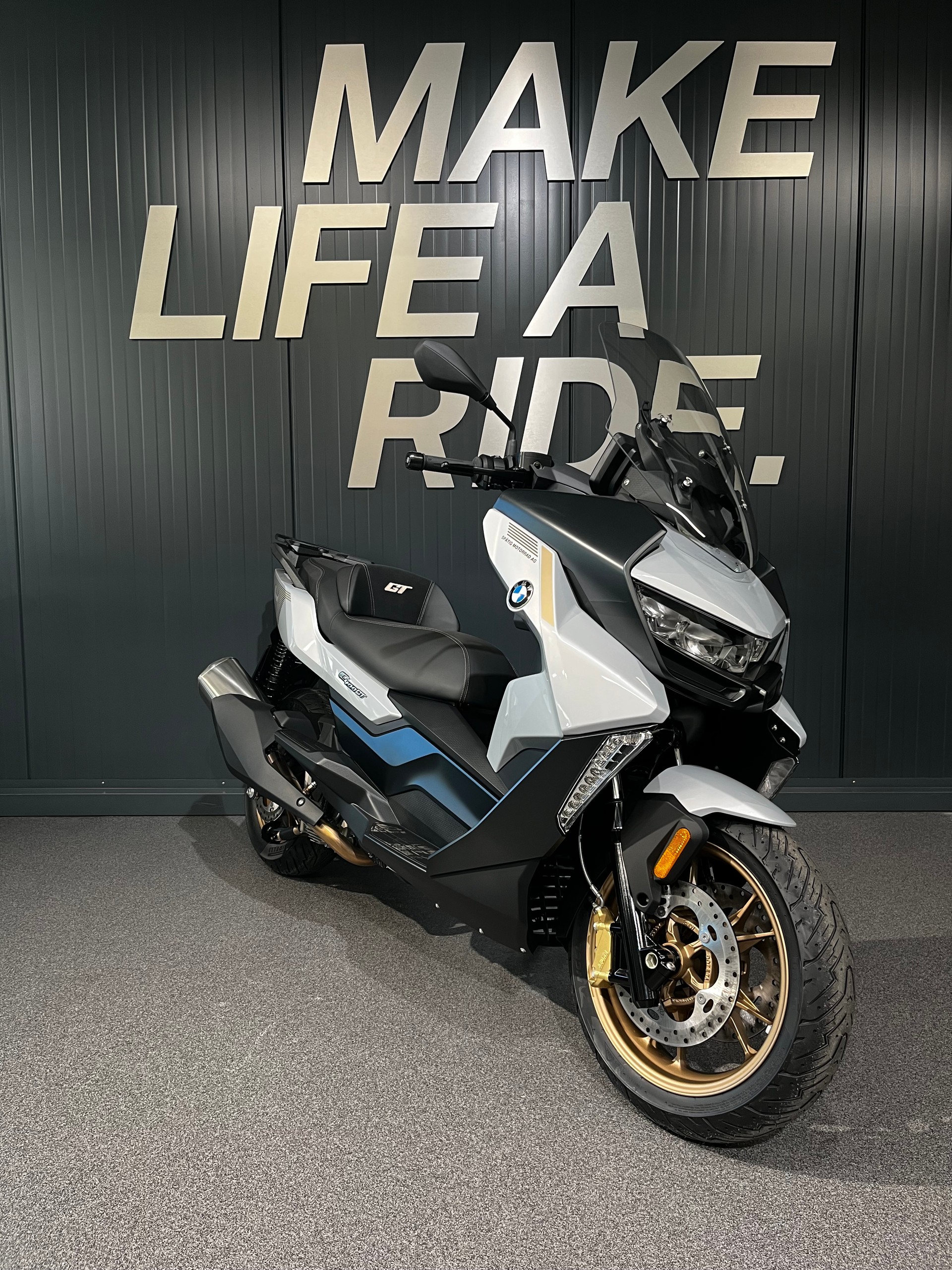 BMW C 400 GT-image-1