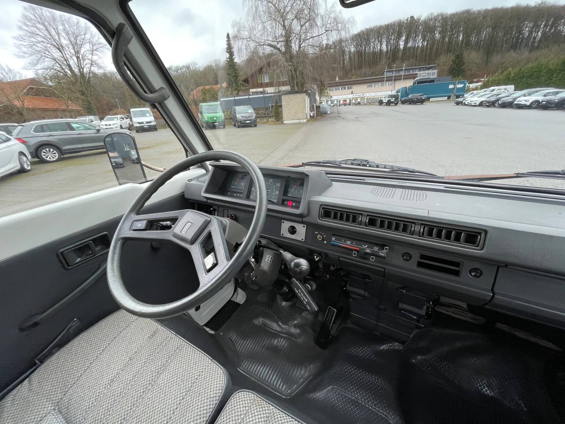 MITSUBISHI L 300 2.5D-image-8