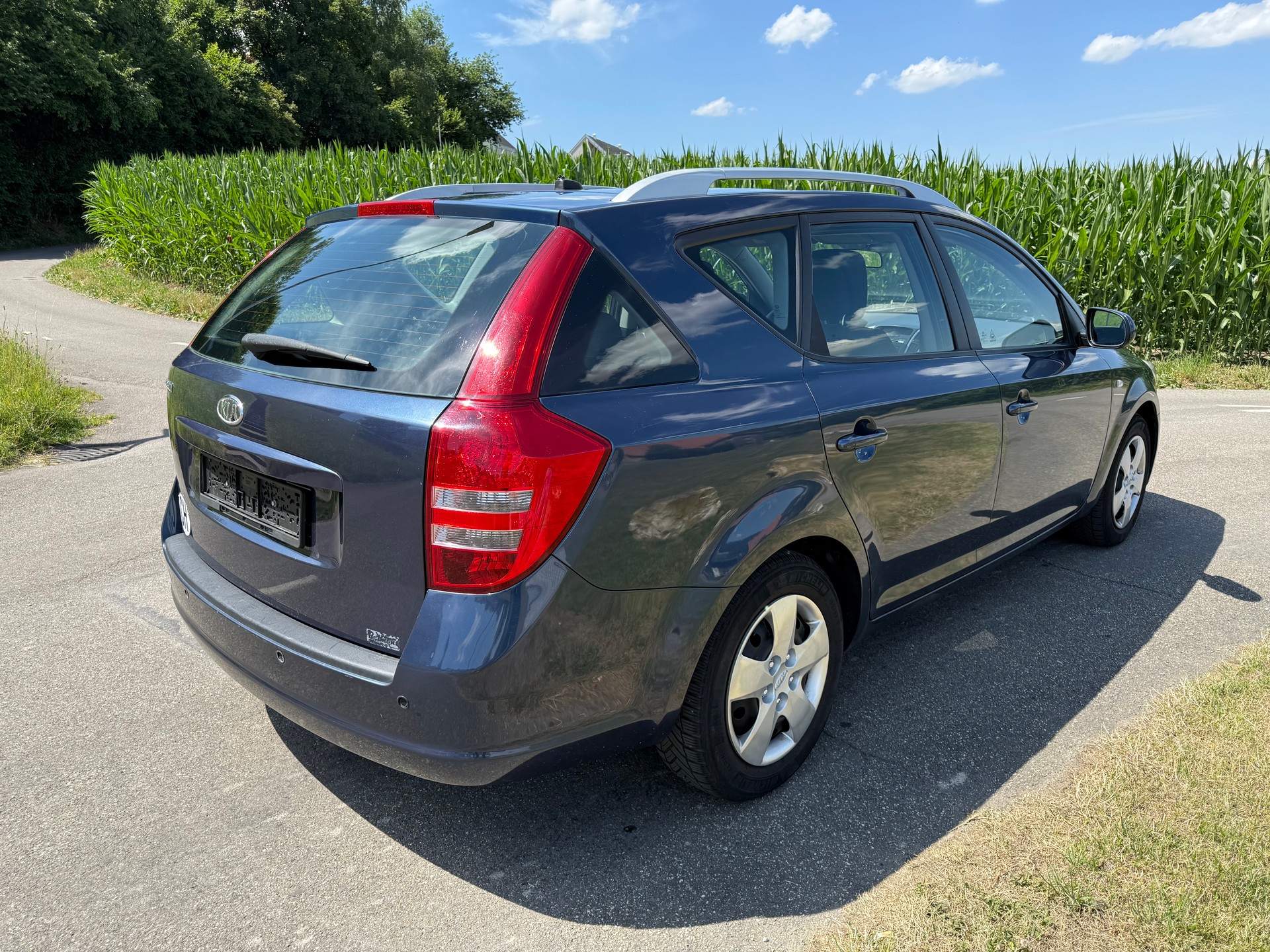 KIA Cee'd Sporty Wagon 1.6 16V Style Automatic-image-3