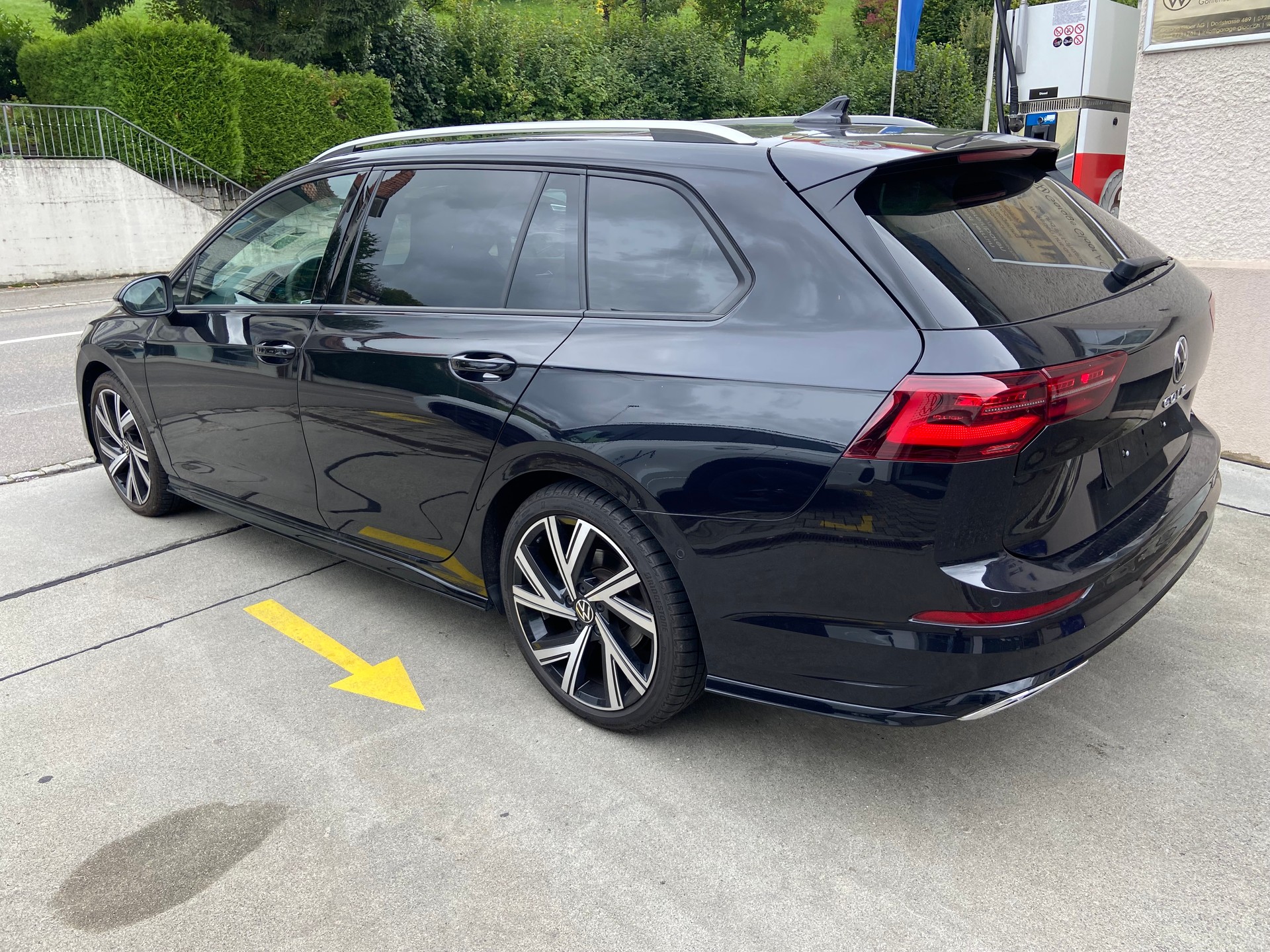 VW Golf Variant 2.0 TSI R-Line DSG-showroom-element-3