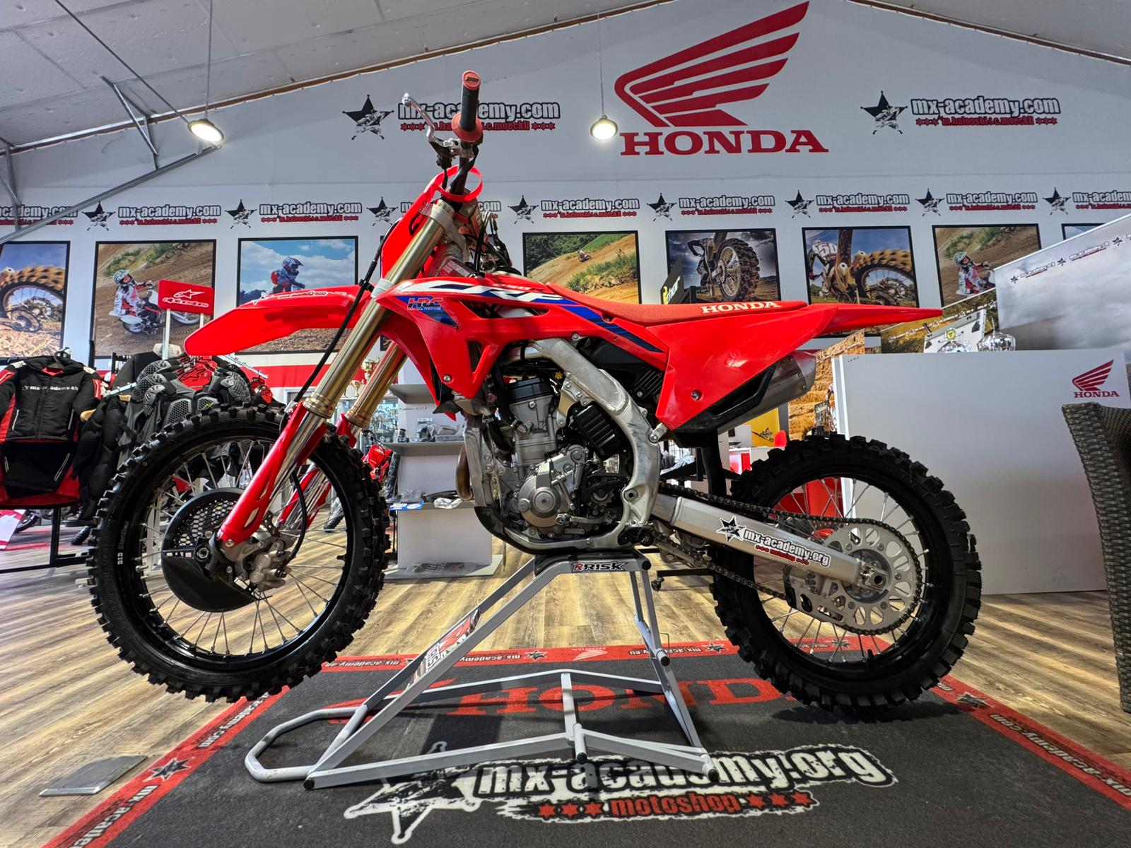 HONDA CRF 250 R *Schulmotorrad*-image-3