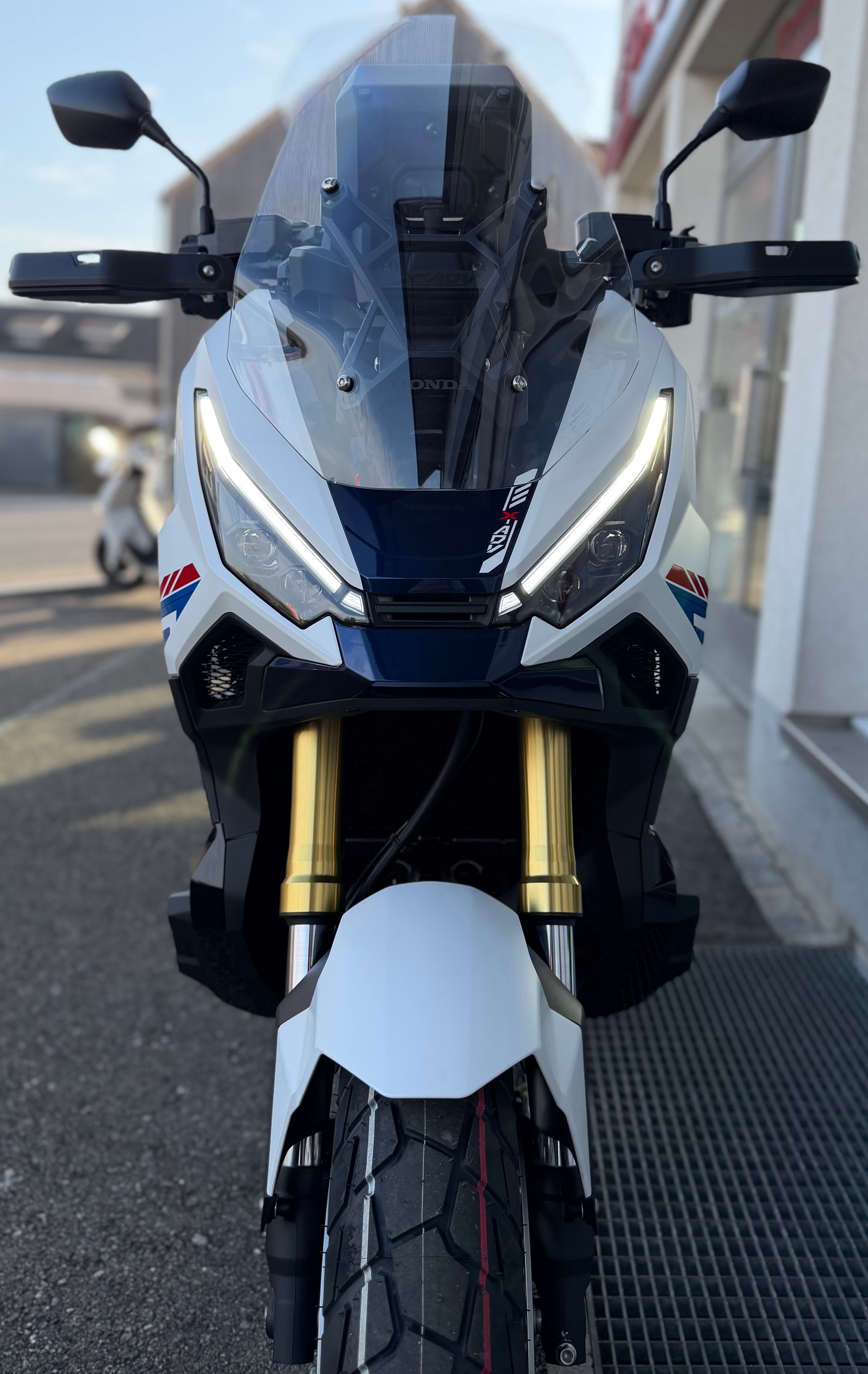 HONDA X-ADV 750 X-ADV 750 - TFT Konnektivität - Special Edition-showroom-element-1