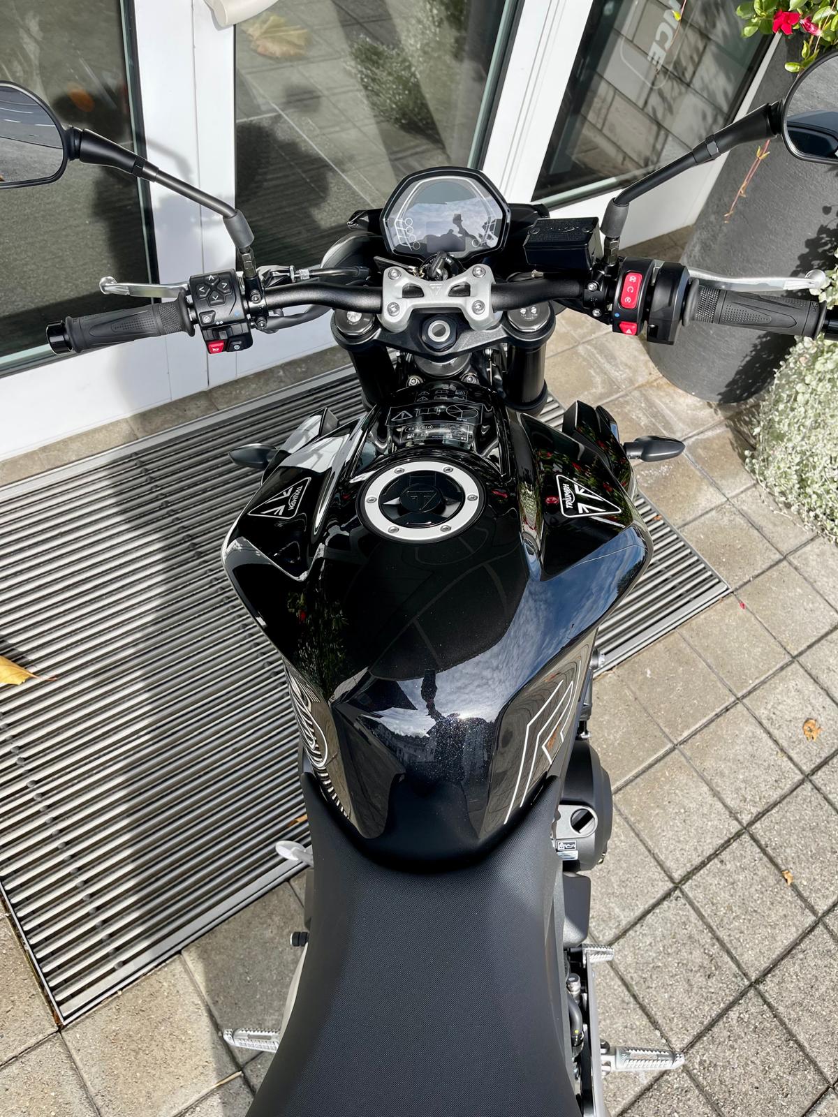 TRIUMPH Street Triple 765 R A2-image-10