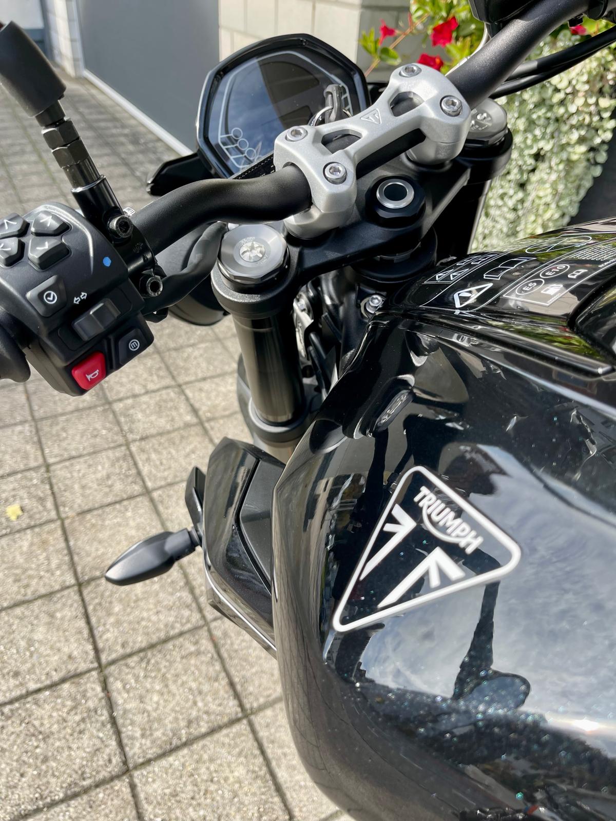 TRIUMPH Street Triple 765 R A2-image-6